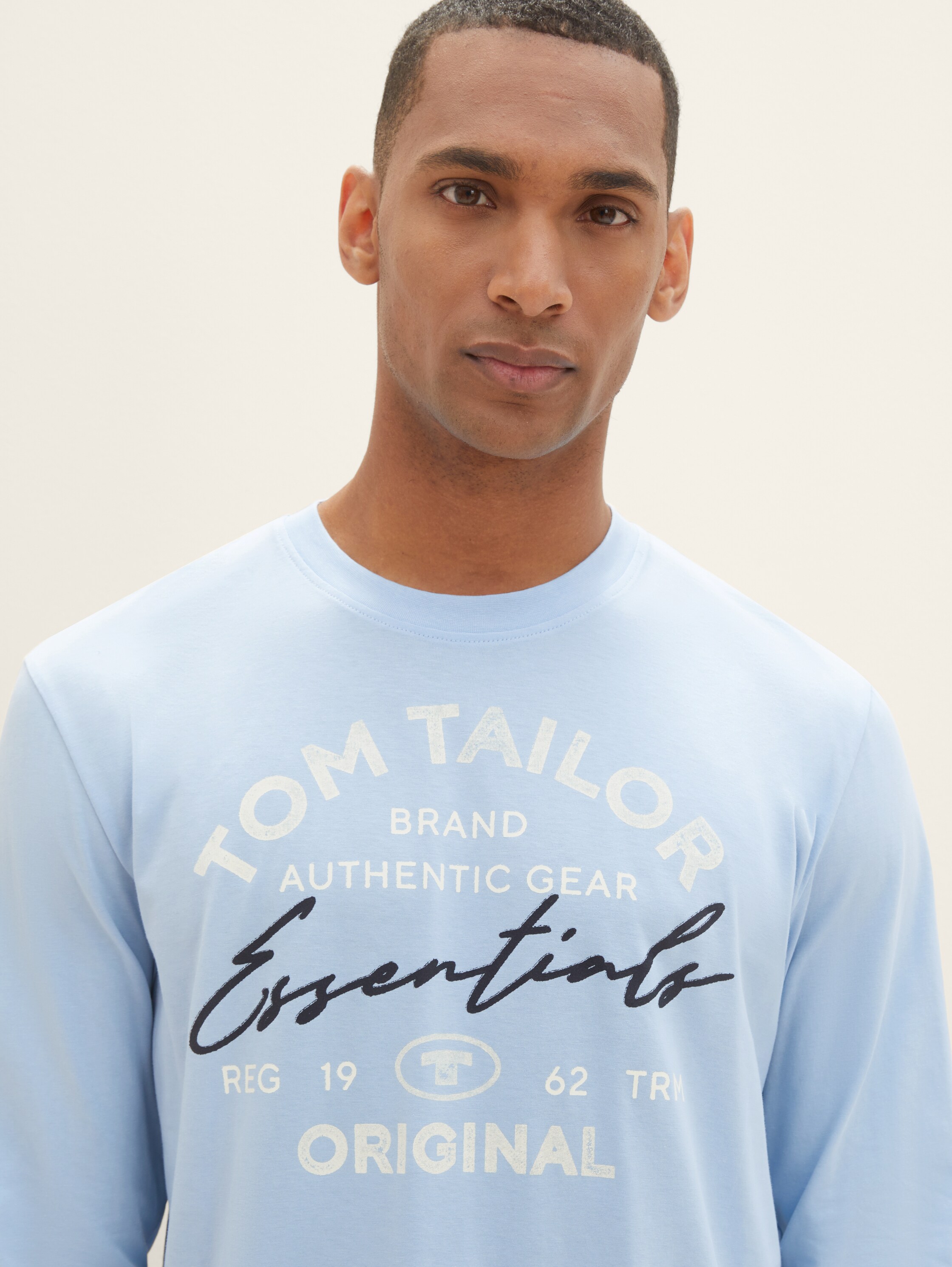 Shirt met lange mouwen en logoprint - washed out middle blue - Detailaanzicht model