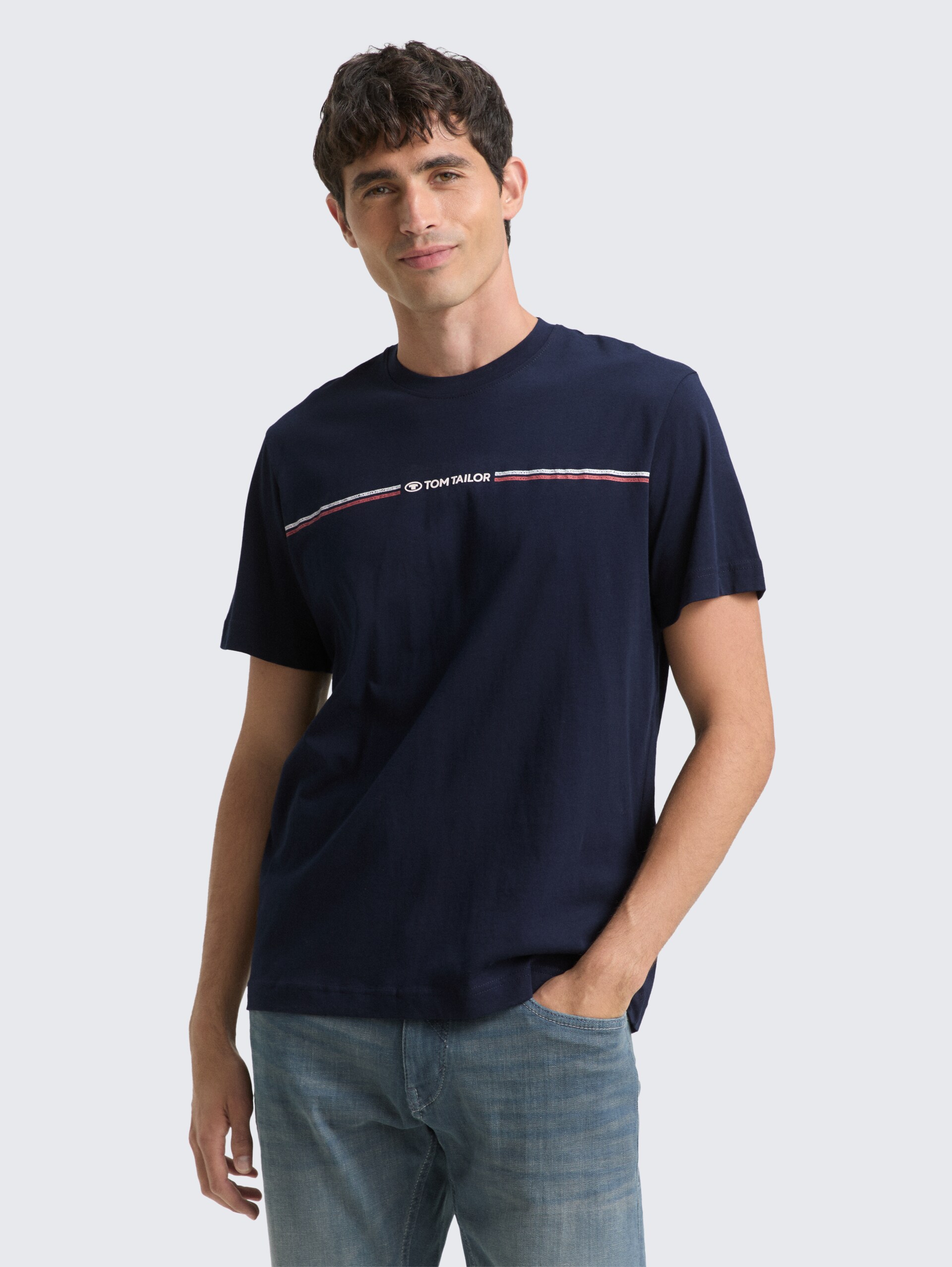 T-Shirt mit Print - sky captain blue - Ausschnitt Model-Vorderansicht