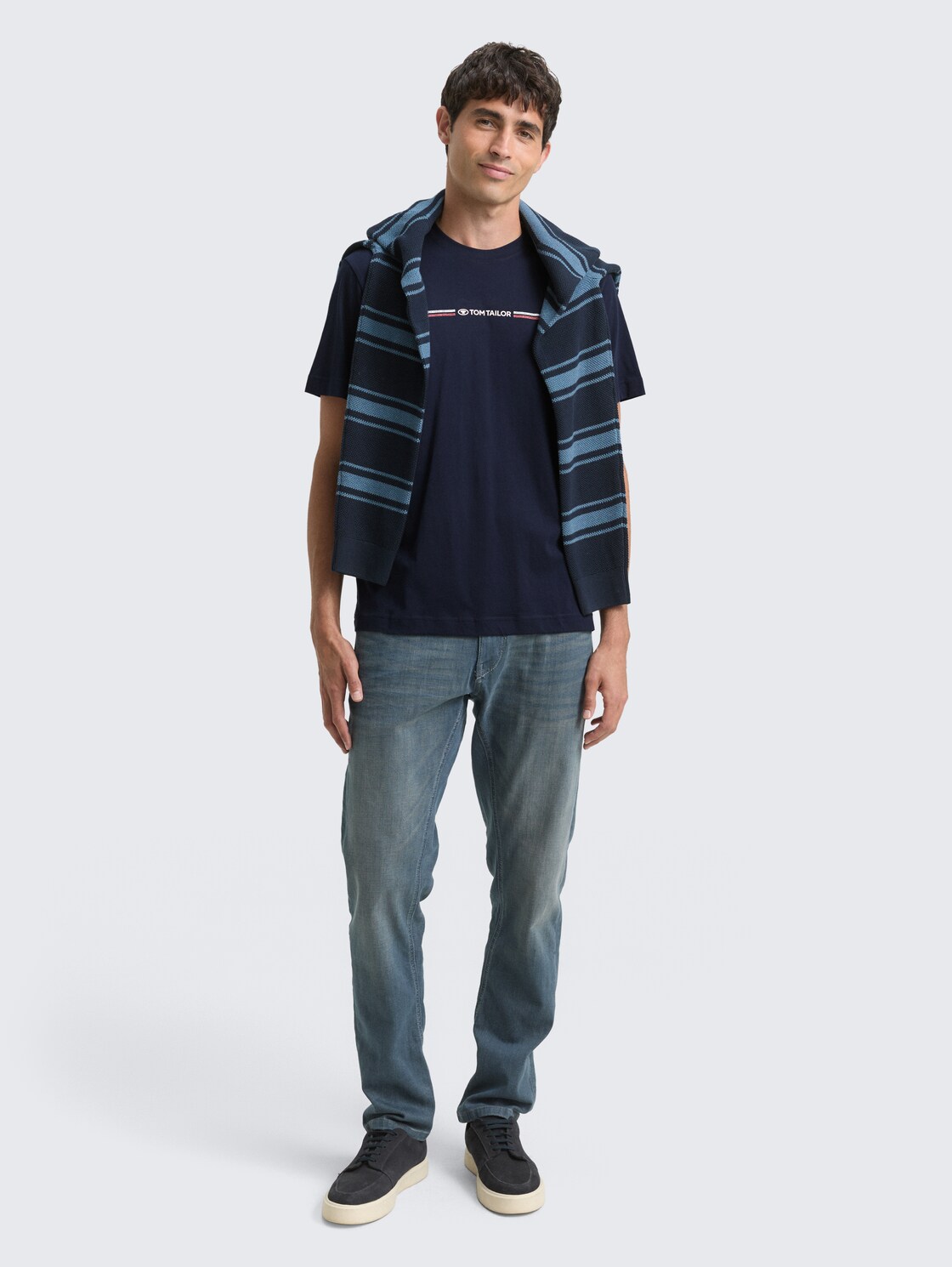 T-Shirt mit Print - sky captain blue - Model-Vorderansicht