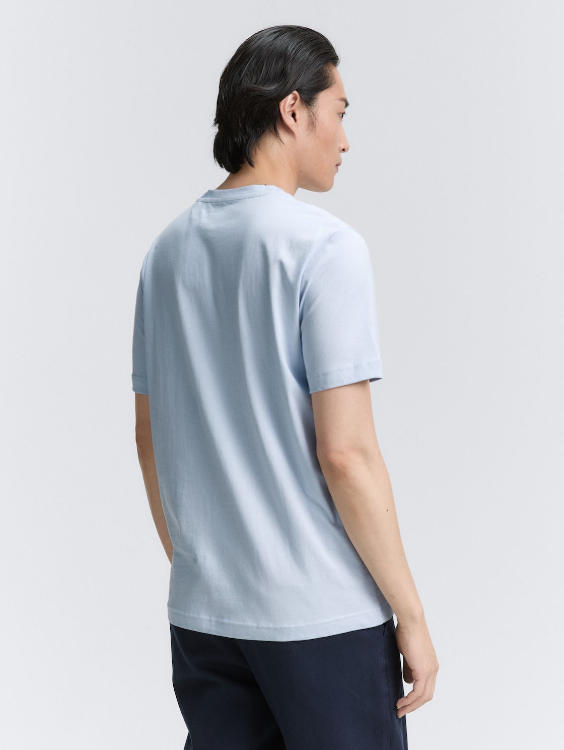 T-shirt with print - Light Metal Blue - Neckline model-back view