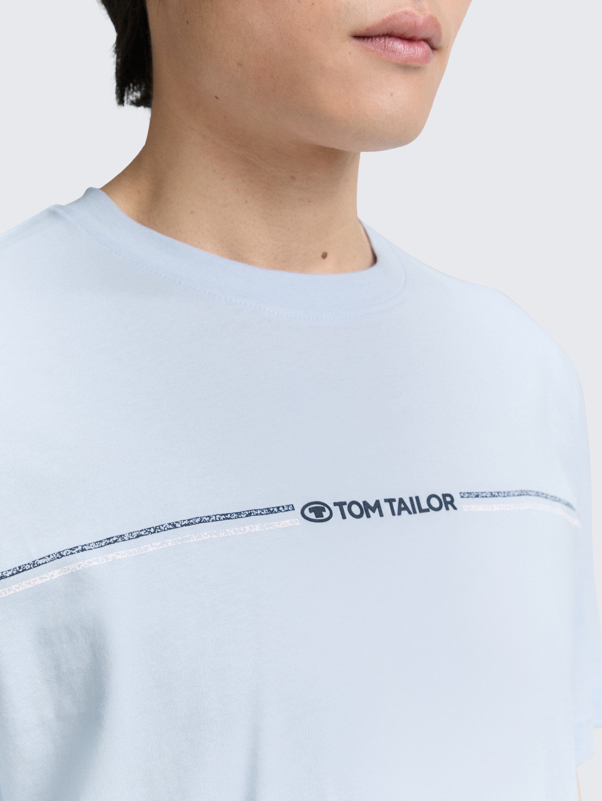 T-Shirt mit Print - Light Metal Blue - Detail-Model-Ansicht