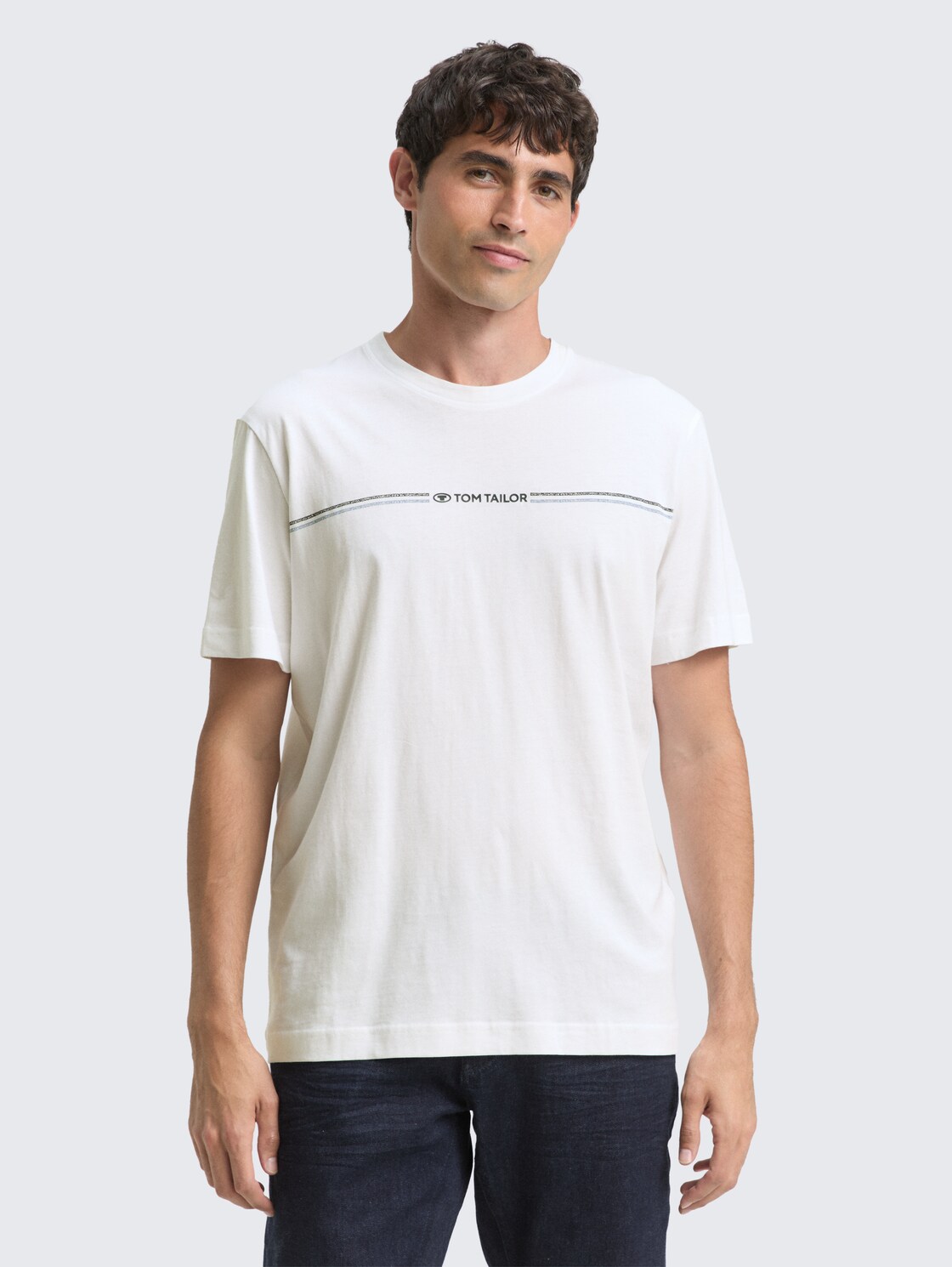 T-Shirt mit Print - White - Ausschnitt Model-Vorderansicht