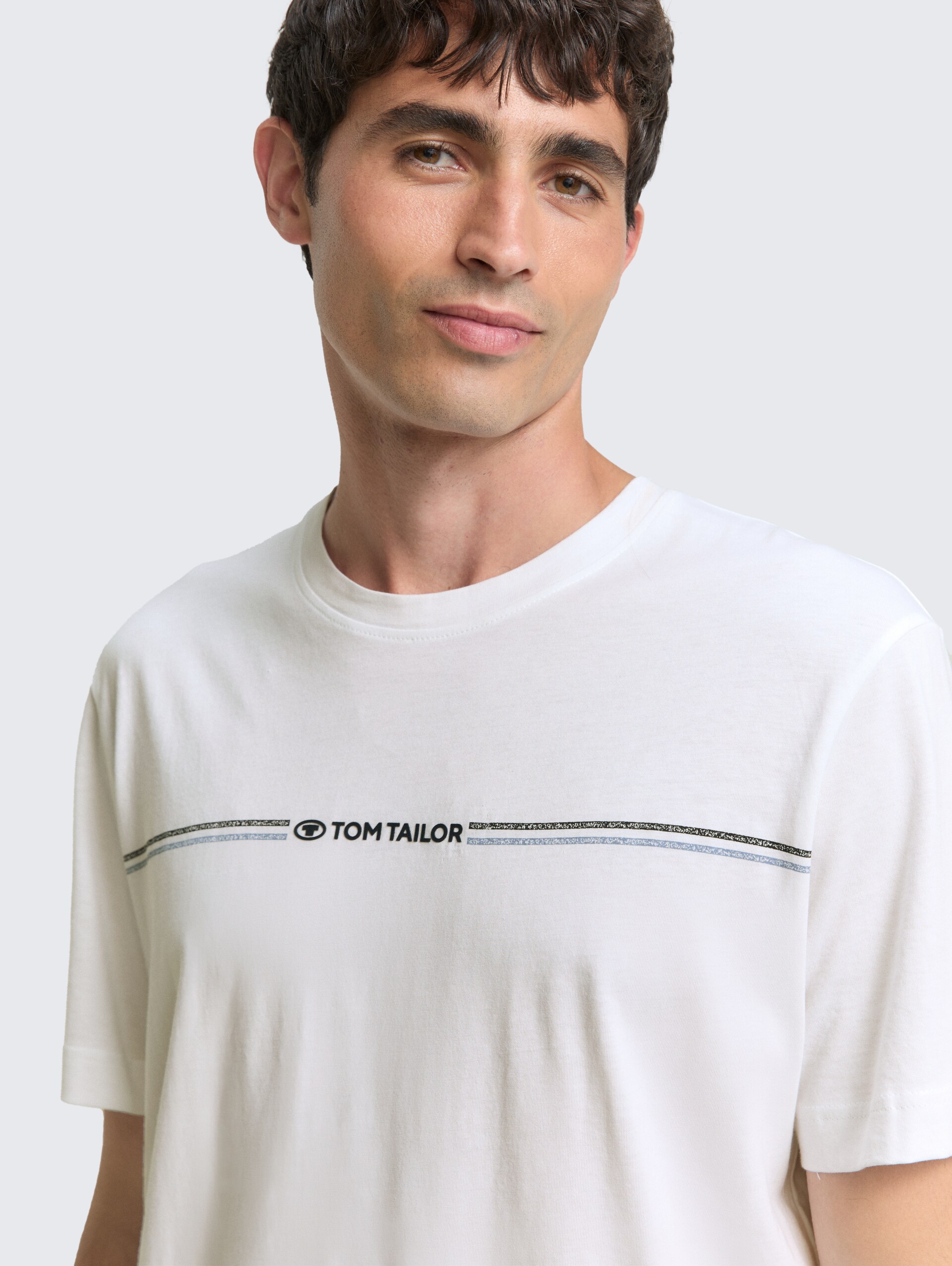 T-Shirt mit Print - White - Detail-Model-Ansicht