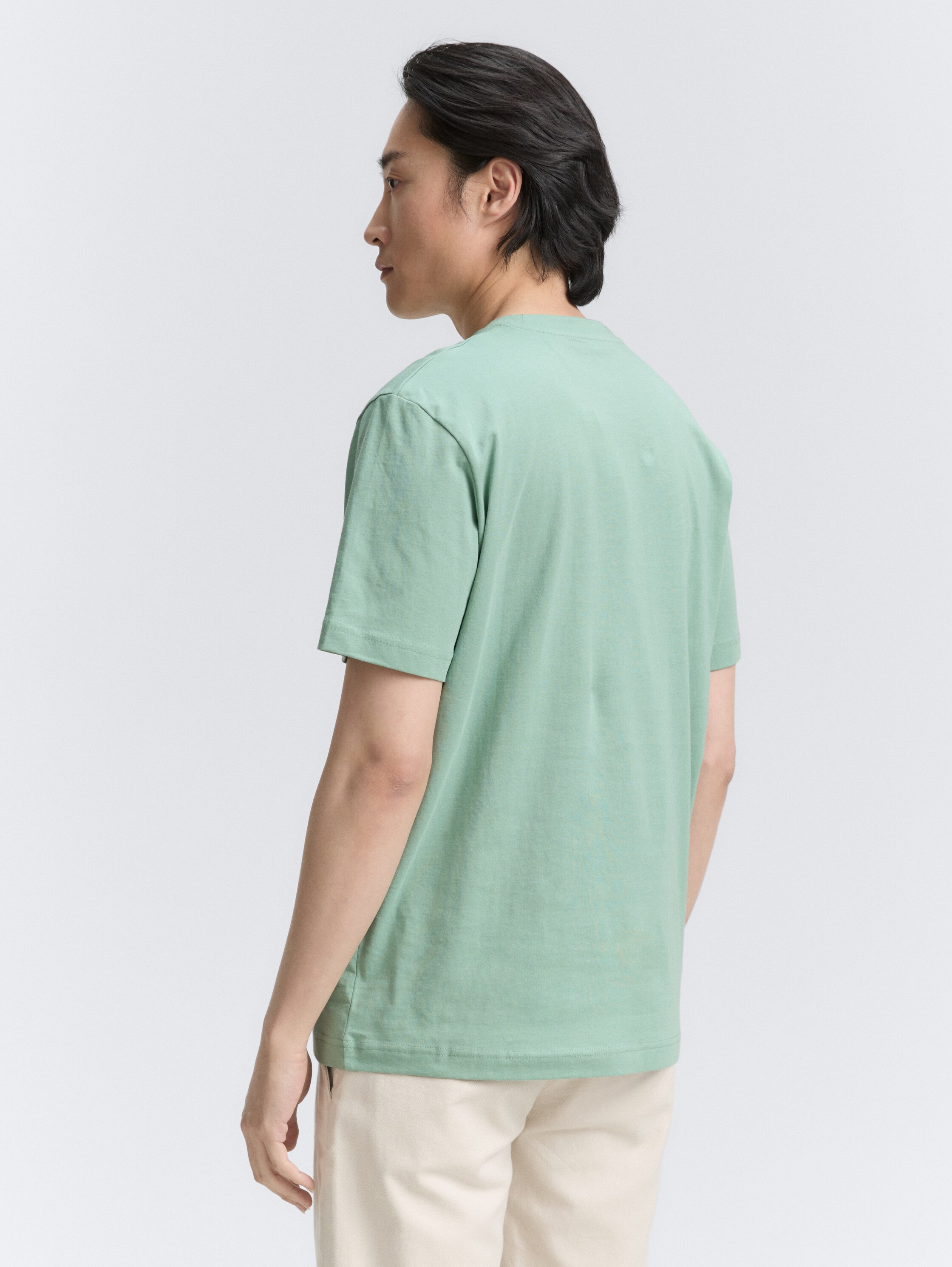 T-shirt with print - dust green - Neckline model-back view