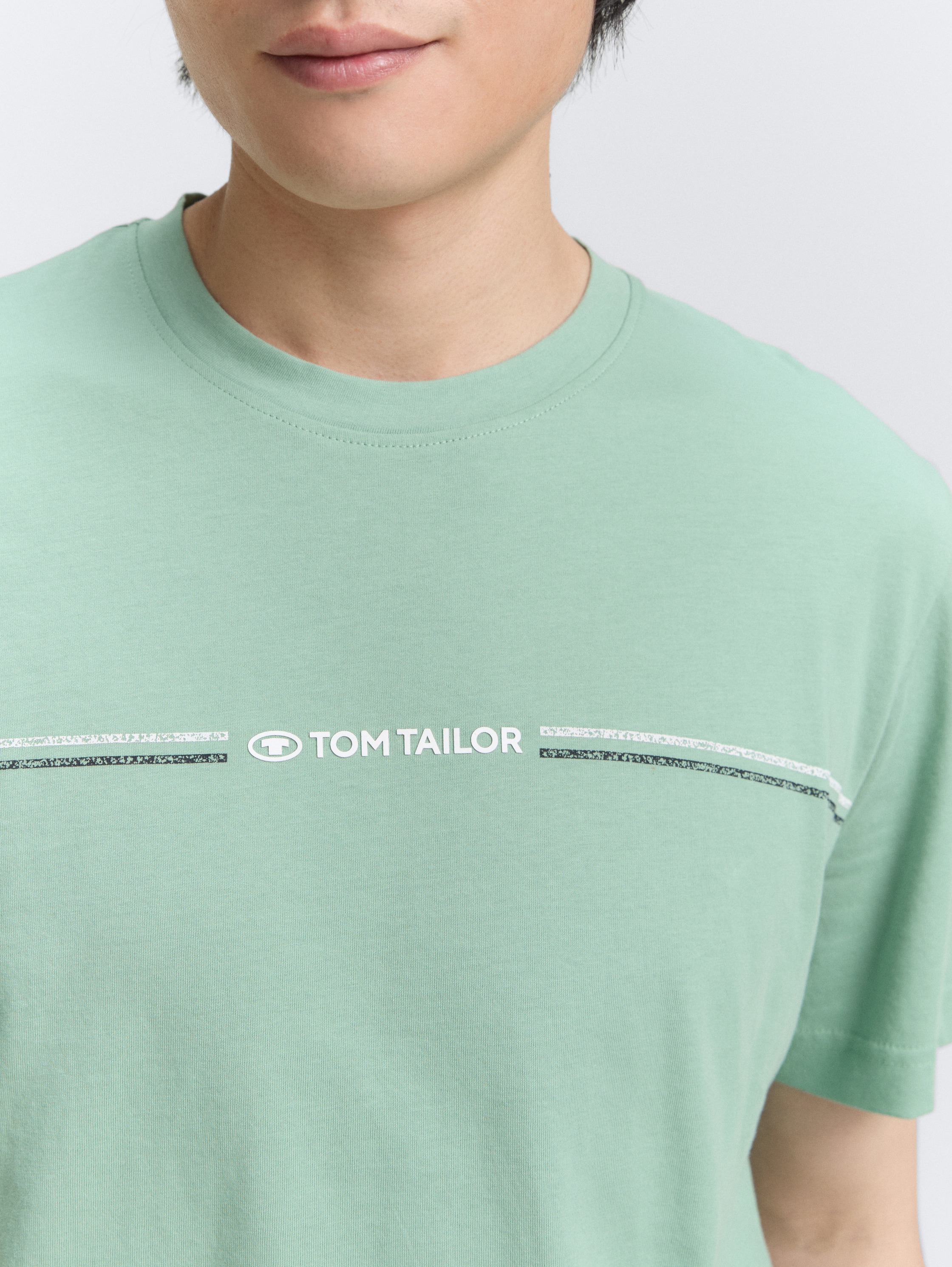 T-shirt with print - dust green - Detail model view