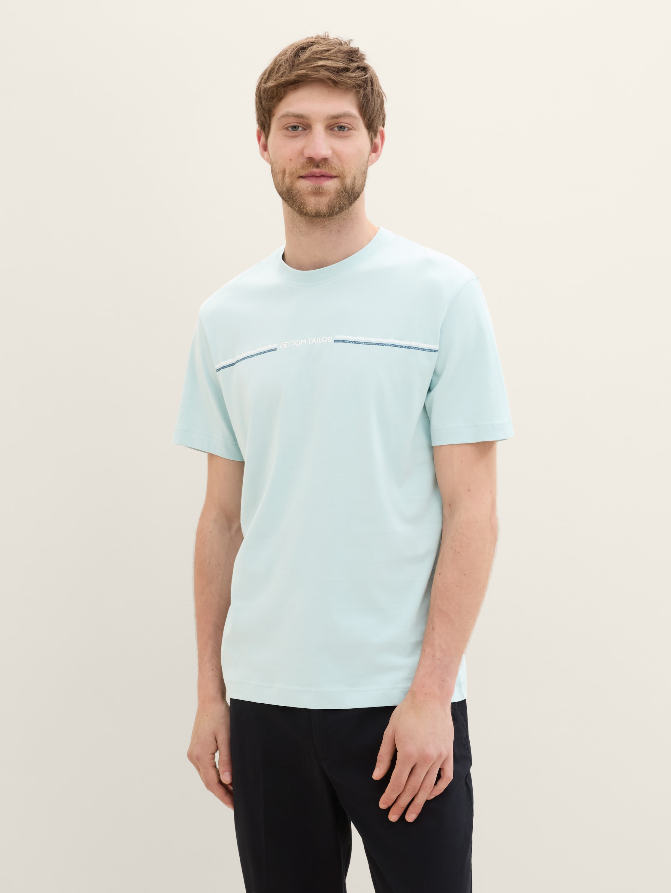 T-shirt with a print - dusty mint blue - Neckline model front view