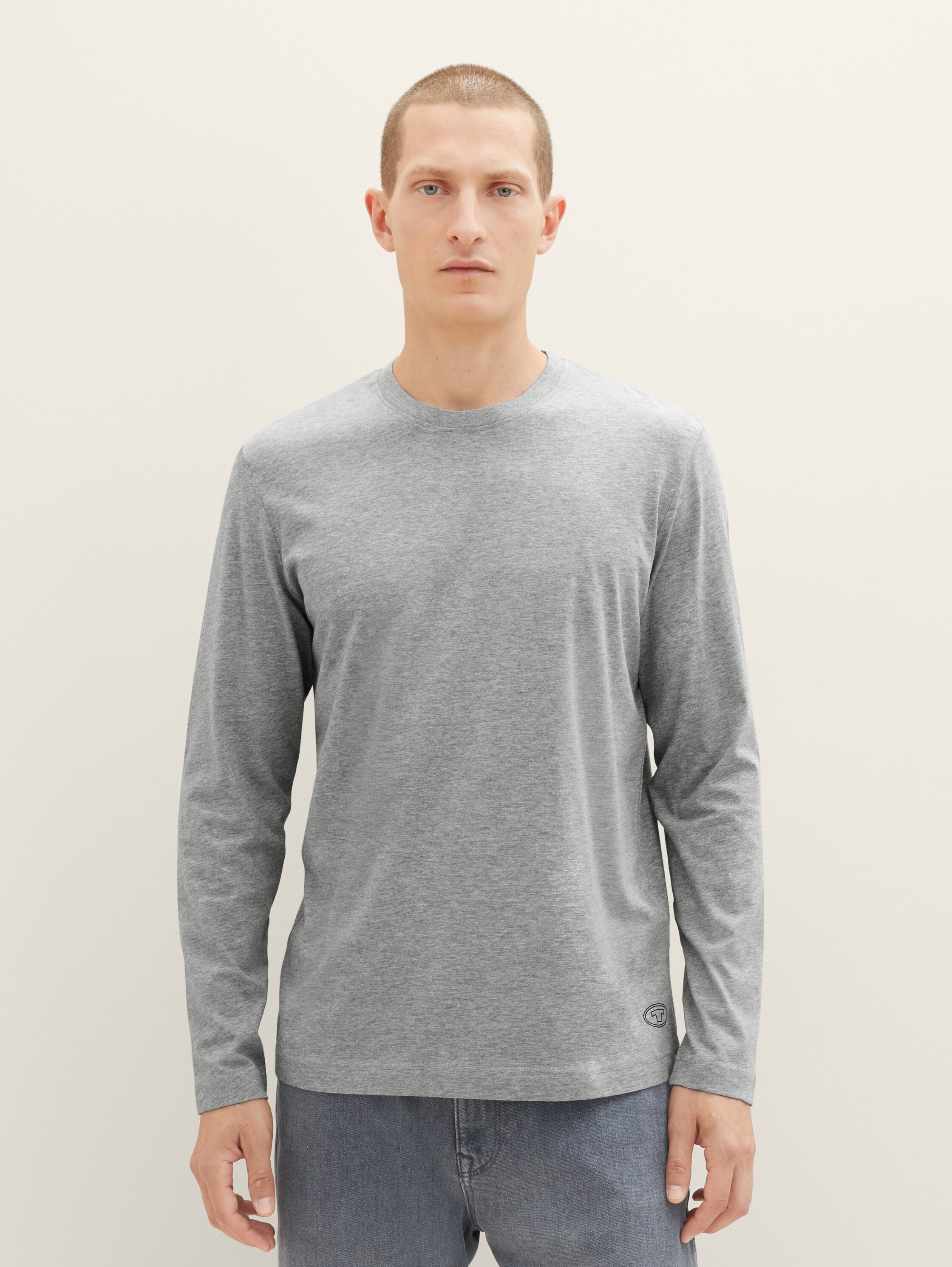 Langarmshirt - Grey Heather Melange - Ausschnitt Model-Vorderansicht