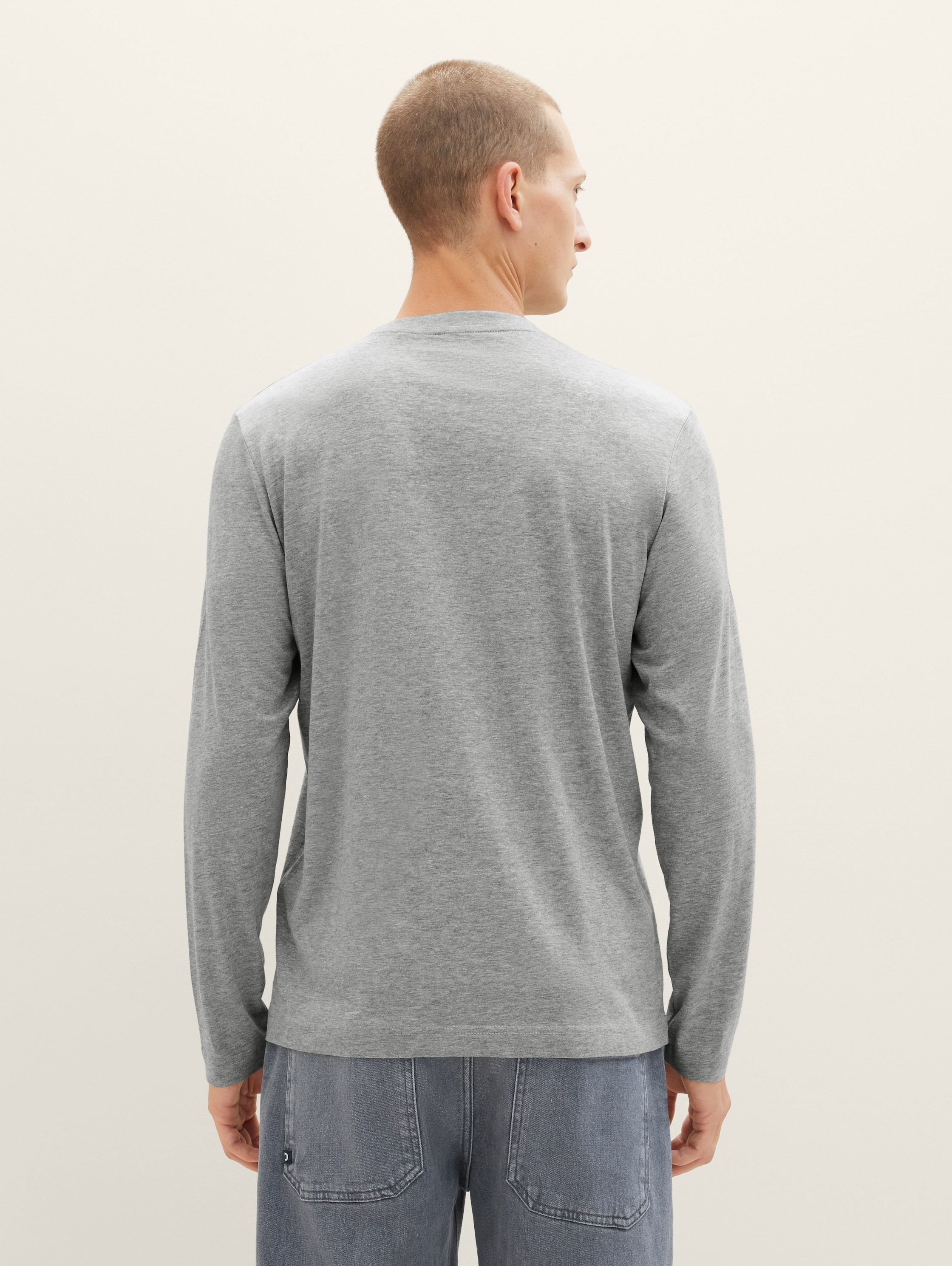 Langarmshirt - Grey Heather Melange - Auschnitt Model-Rückansicht