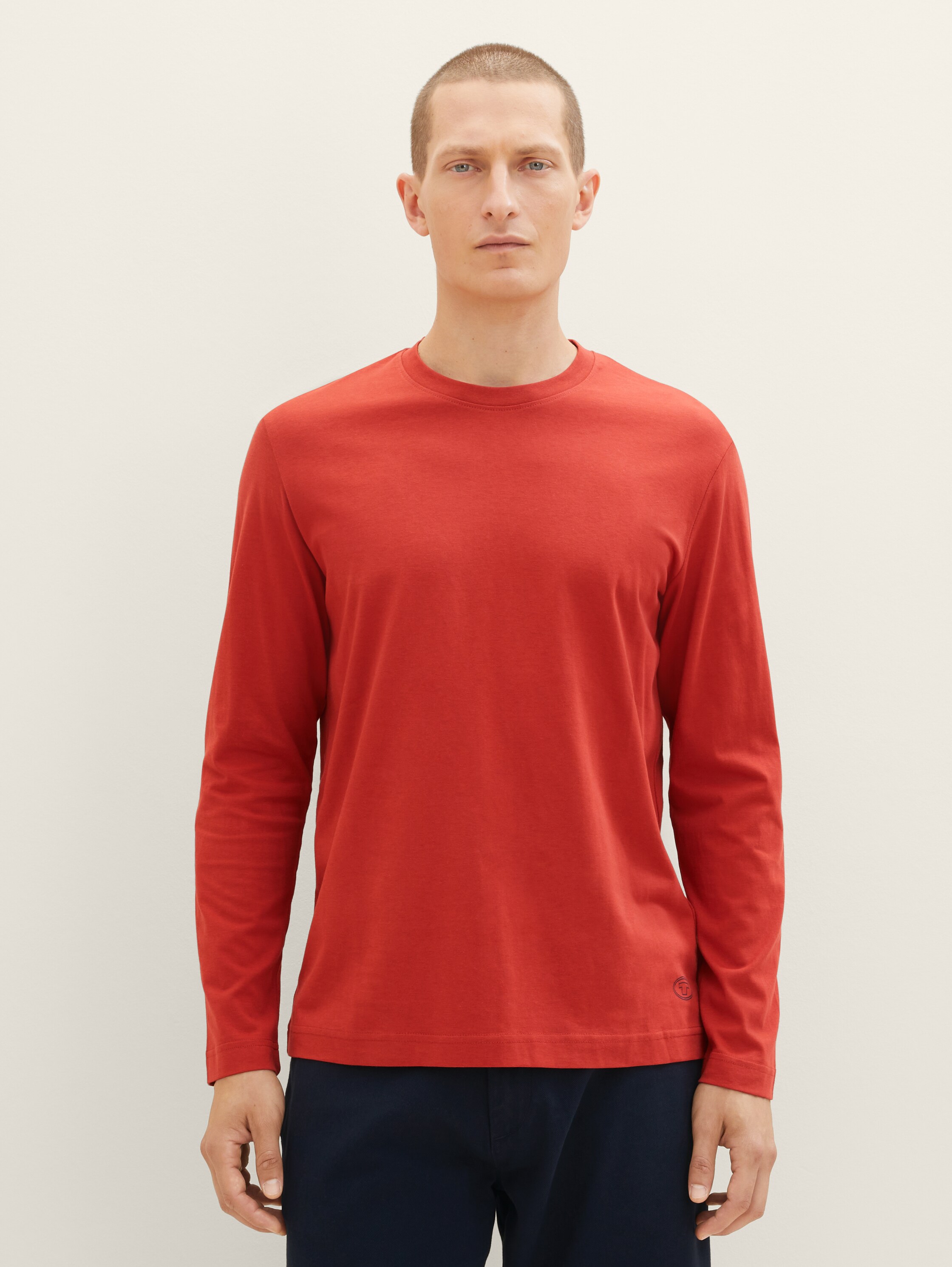Langarmshirt - velvet red - Ausschnitt Model-Vorderansicht