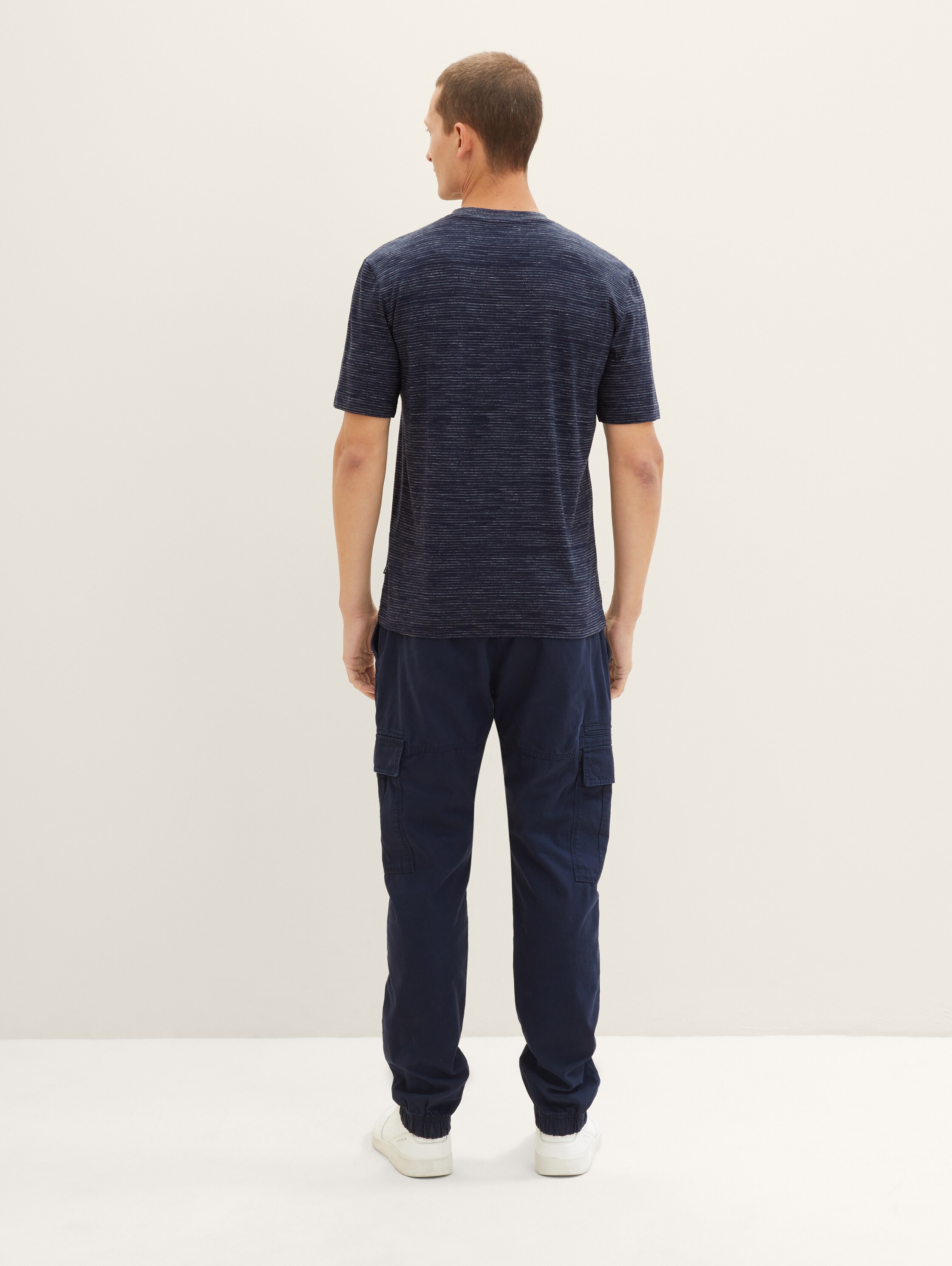 T-shirt texturé - sky captain blue stripy inject - Découpe Vue arrière du modèle