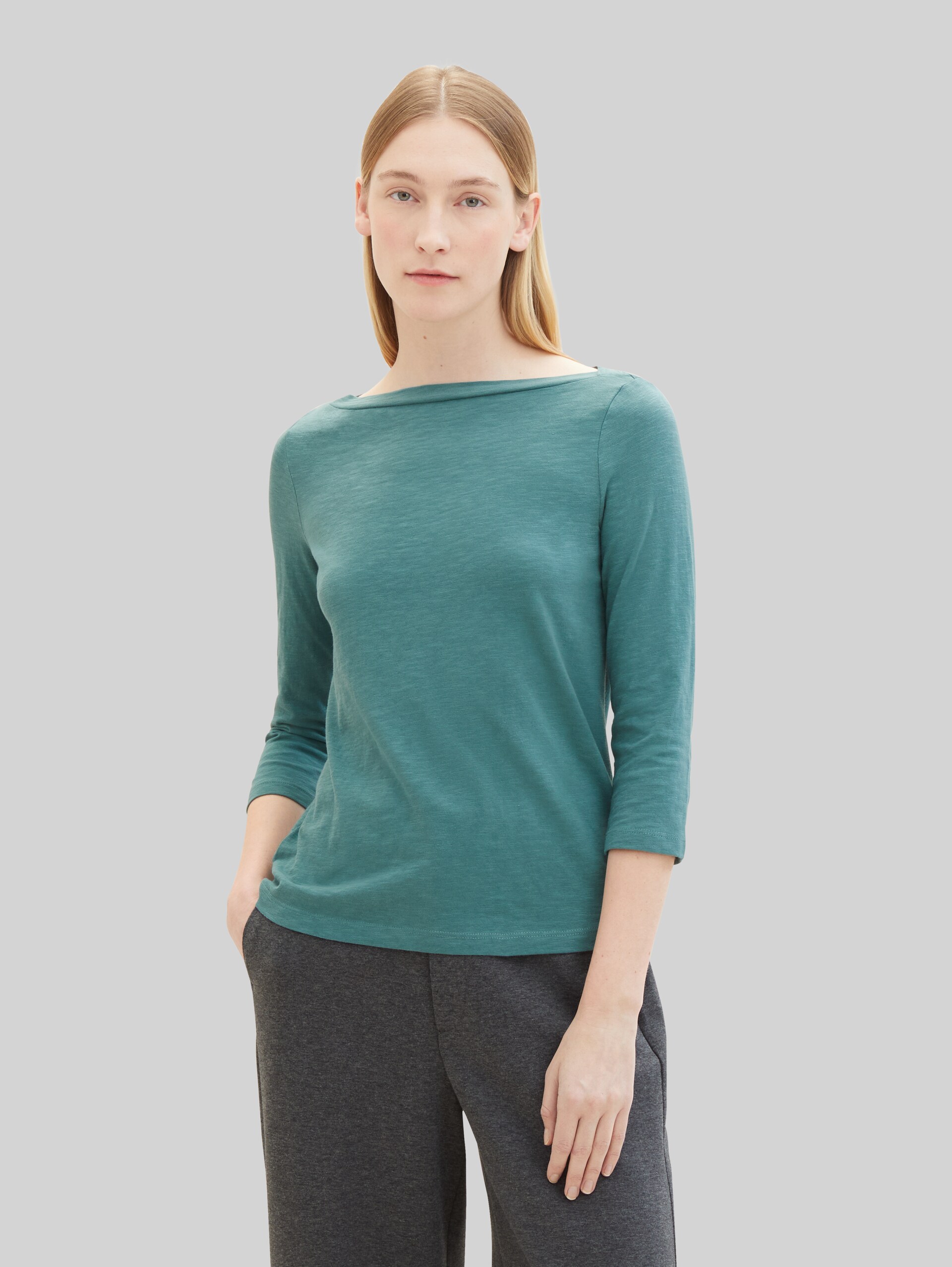 Longsleeve mit 3/4-Arm aus Baumwolle - Sea Pine Green - Ausschnitt Model-Vorderansicht
