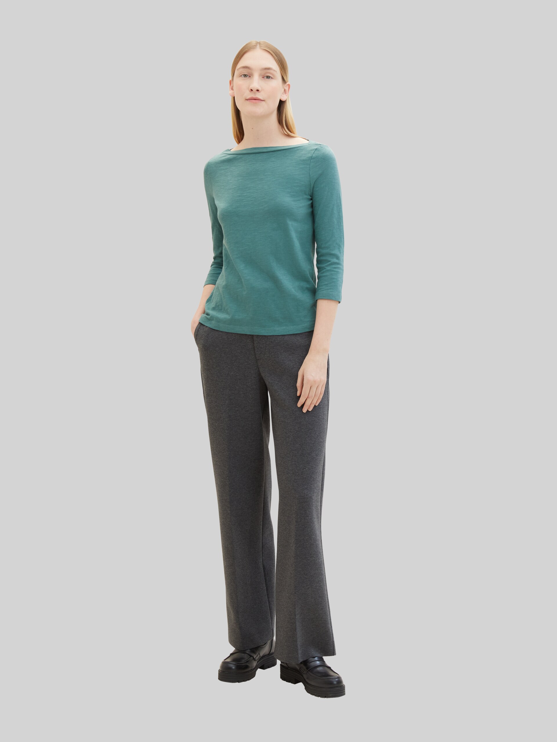 Longsleeve mit 3/4-Arm aus Baumwolle - Sea Pine Green - Model-Vorderansicht