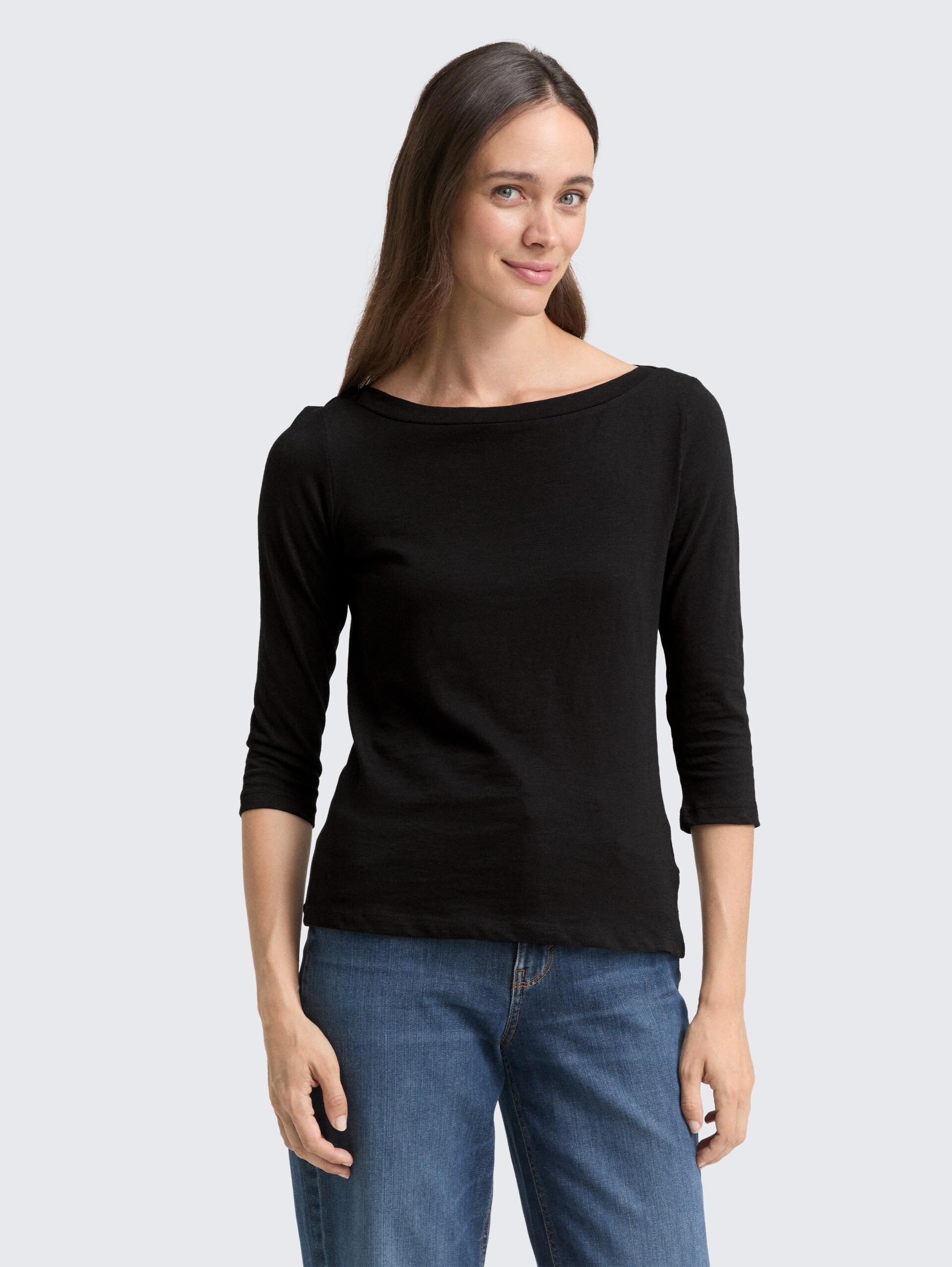Basic Longsleeve mit 3/4-Arm aus Baumwolle - deep black - Ausschnitt Model-Vorderansicht