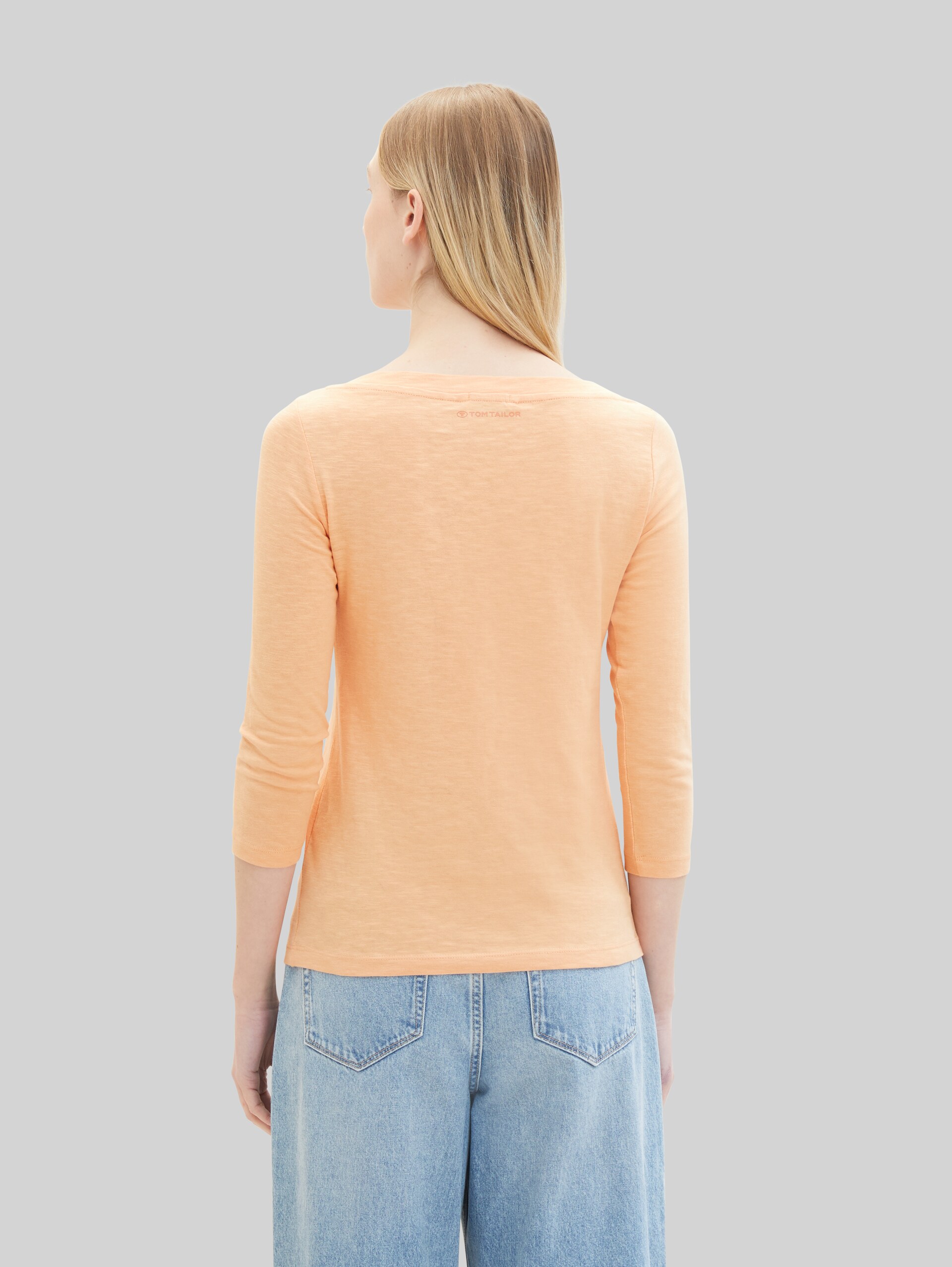 Longsleeve mit 3/4-Arm aus Baumwolle - light coral - Auschnitt Model-Rückansicht