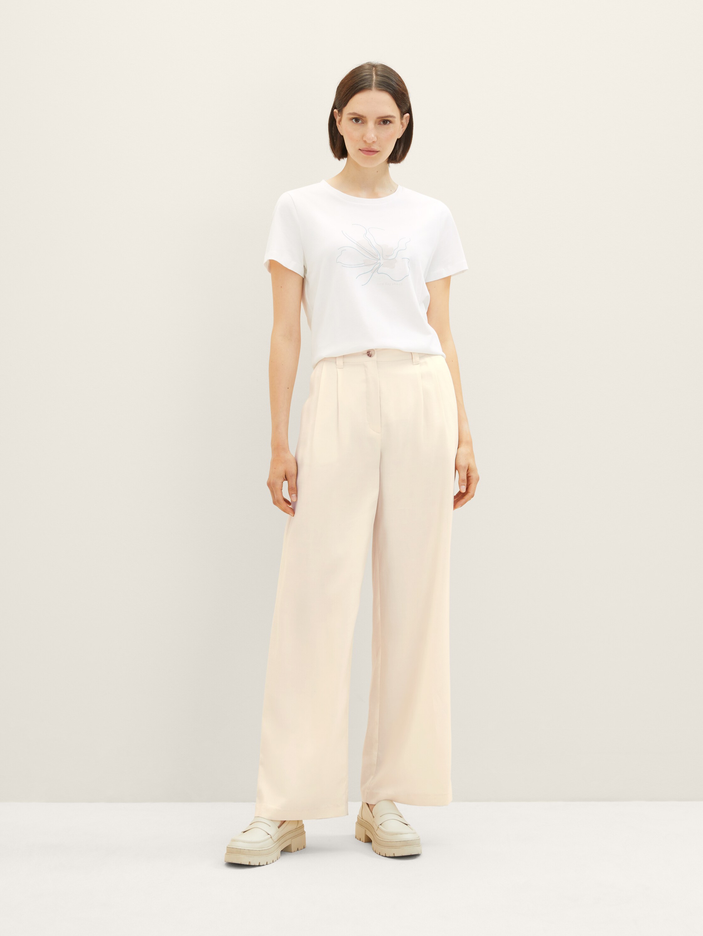 T-Shirt mit Print - Whisper White - Model-Vorderansicht