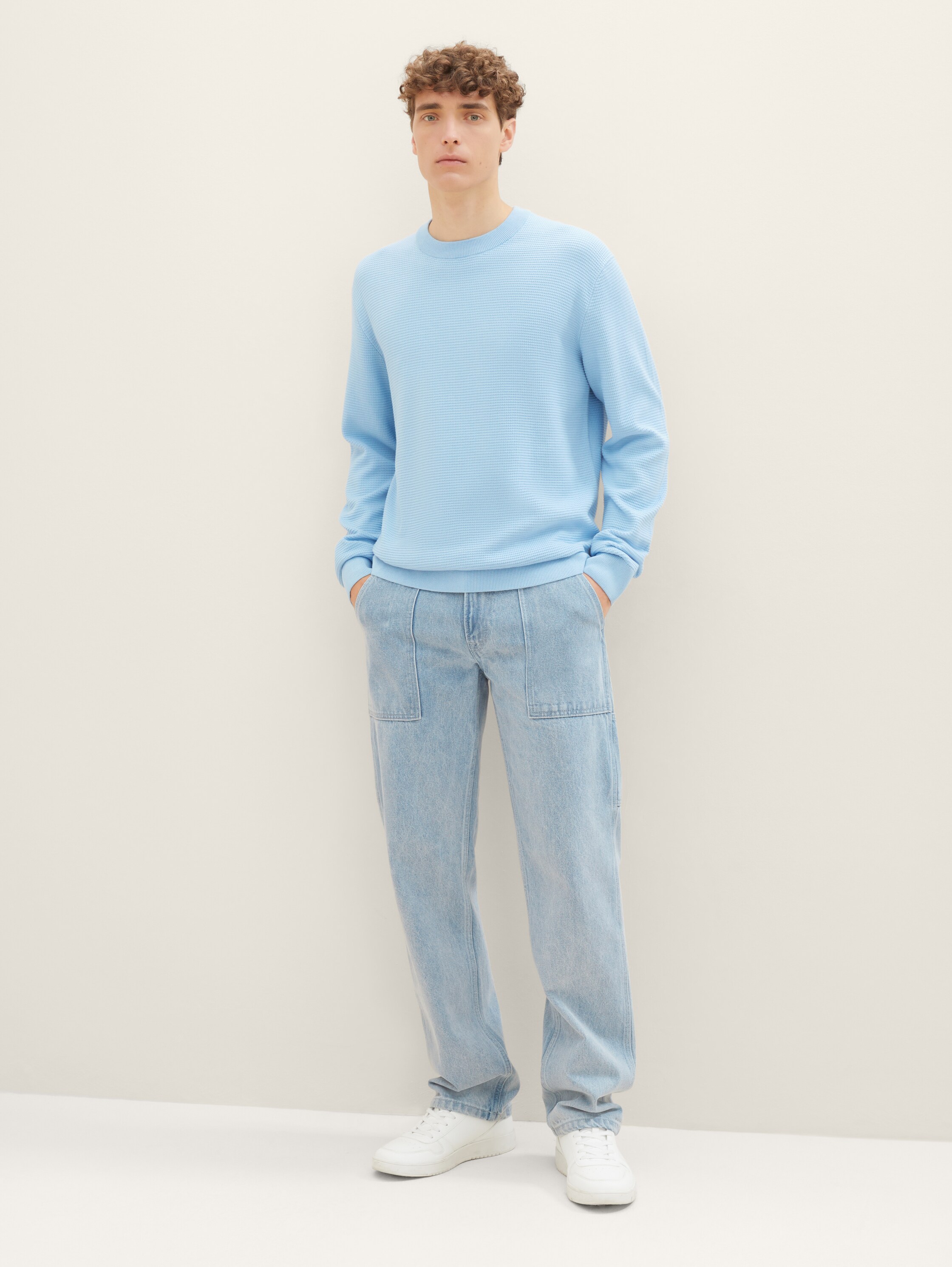 Pullover mit Struktur - washed out middle blue - Model-Vorderansicht