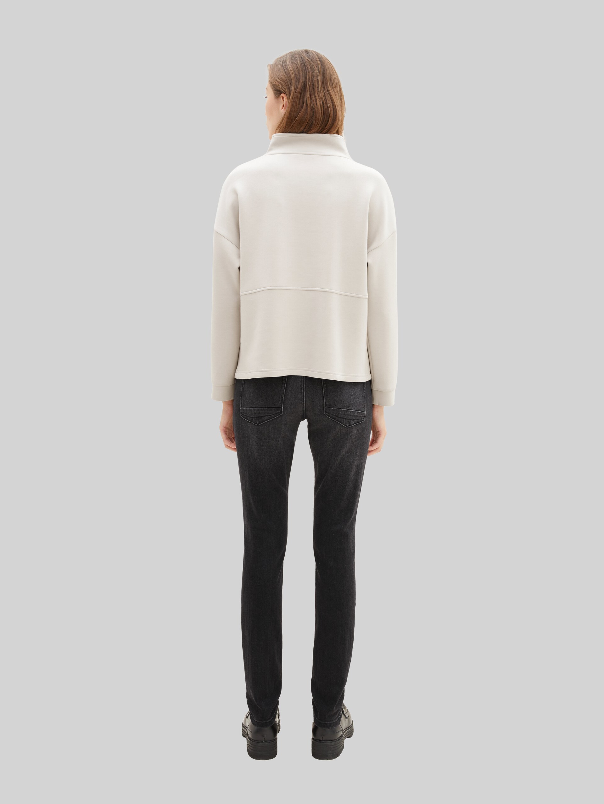 TTTAPERED jeans - black stone wash denim - Neckline model-back view