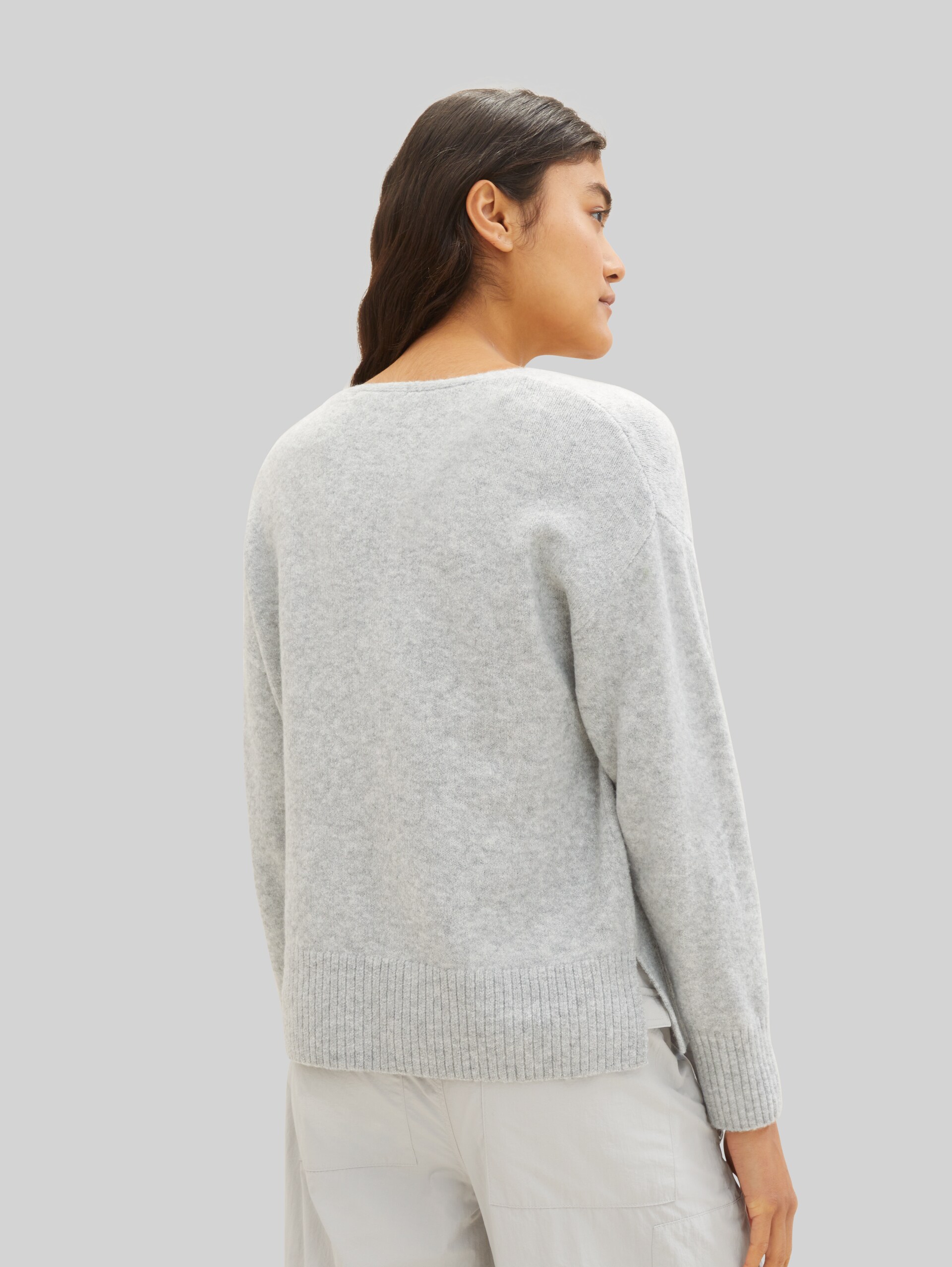 Strickpullover mit V-Ausschnitt - basic light grey melange