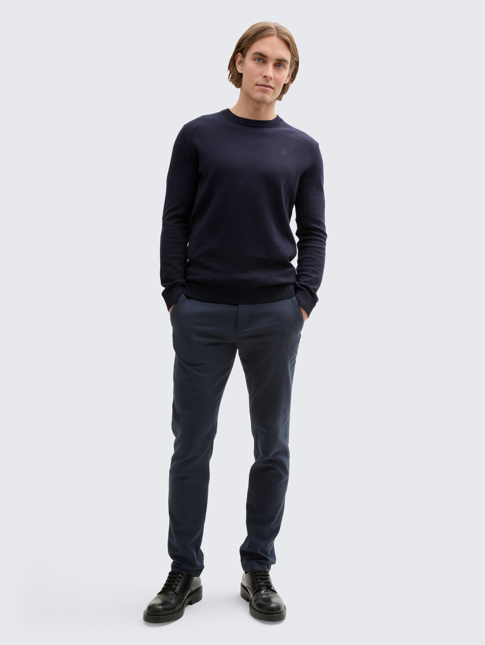 Strickpullover aus Baumwolle - Knitted Navy Melange - Model-Vorderansicht