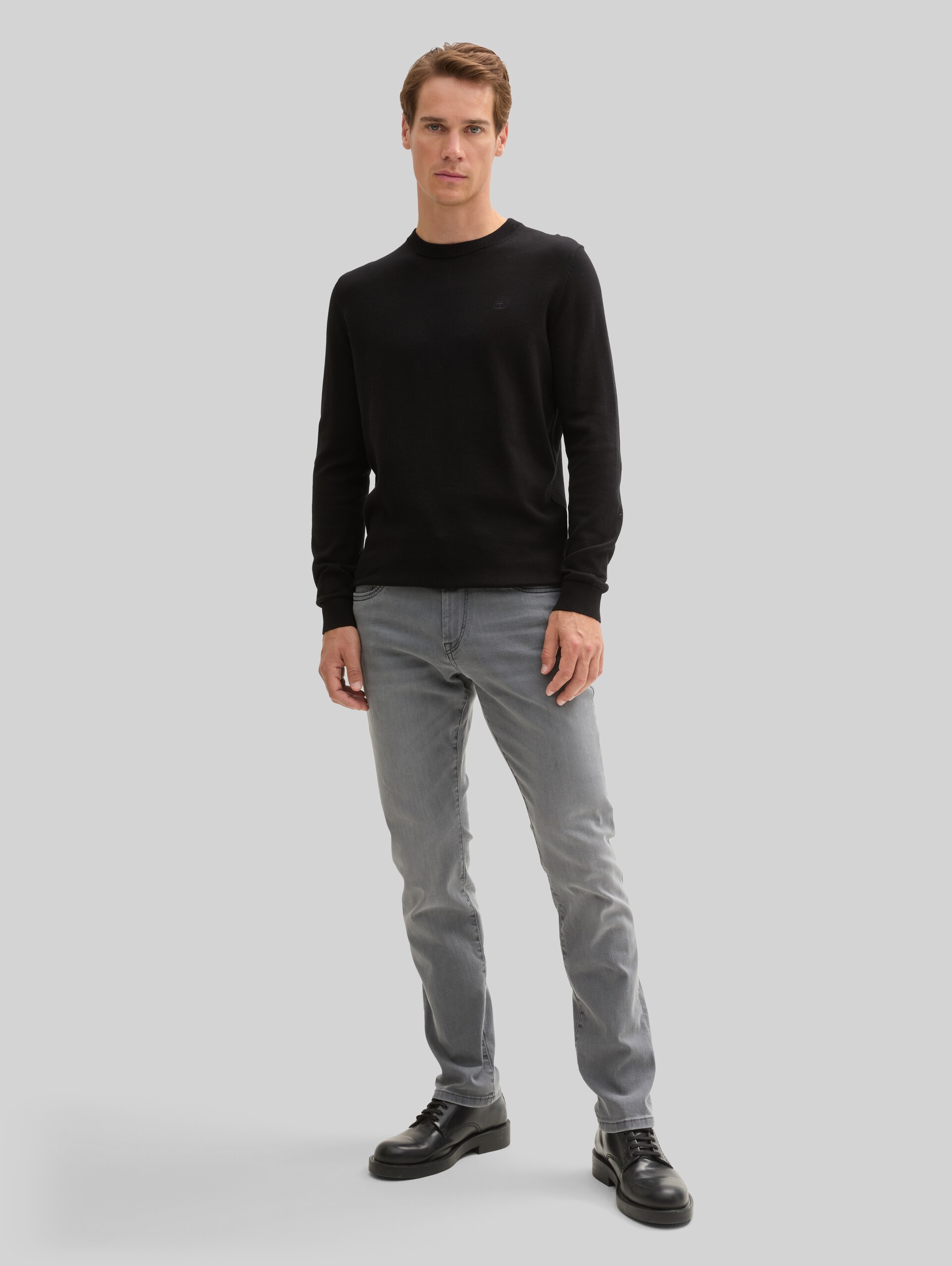 Cotton knit jumper - Black - Model front view