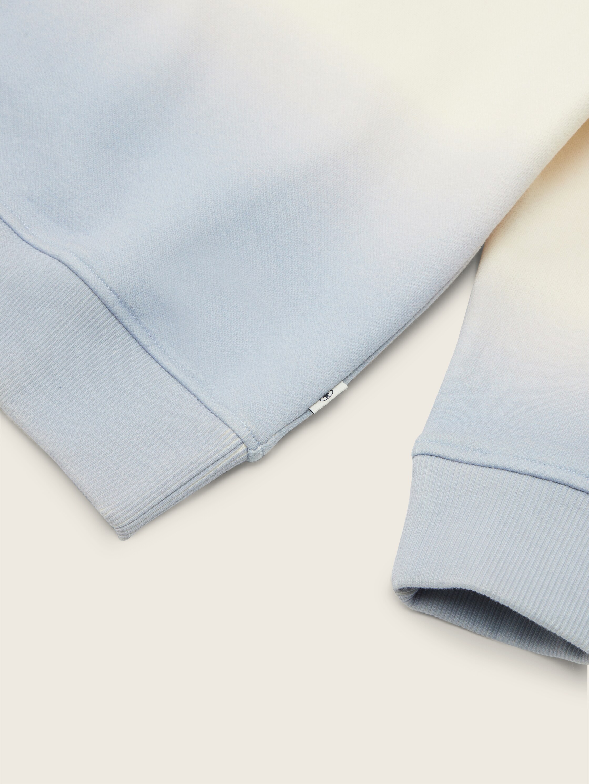 Oversized sweatshirt - purple orange gradient design - Detail model view