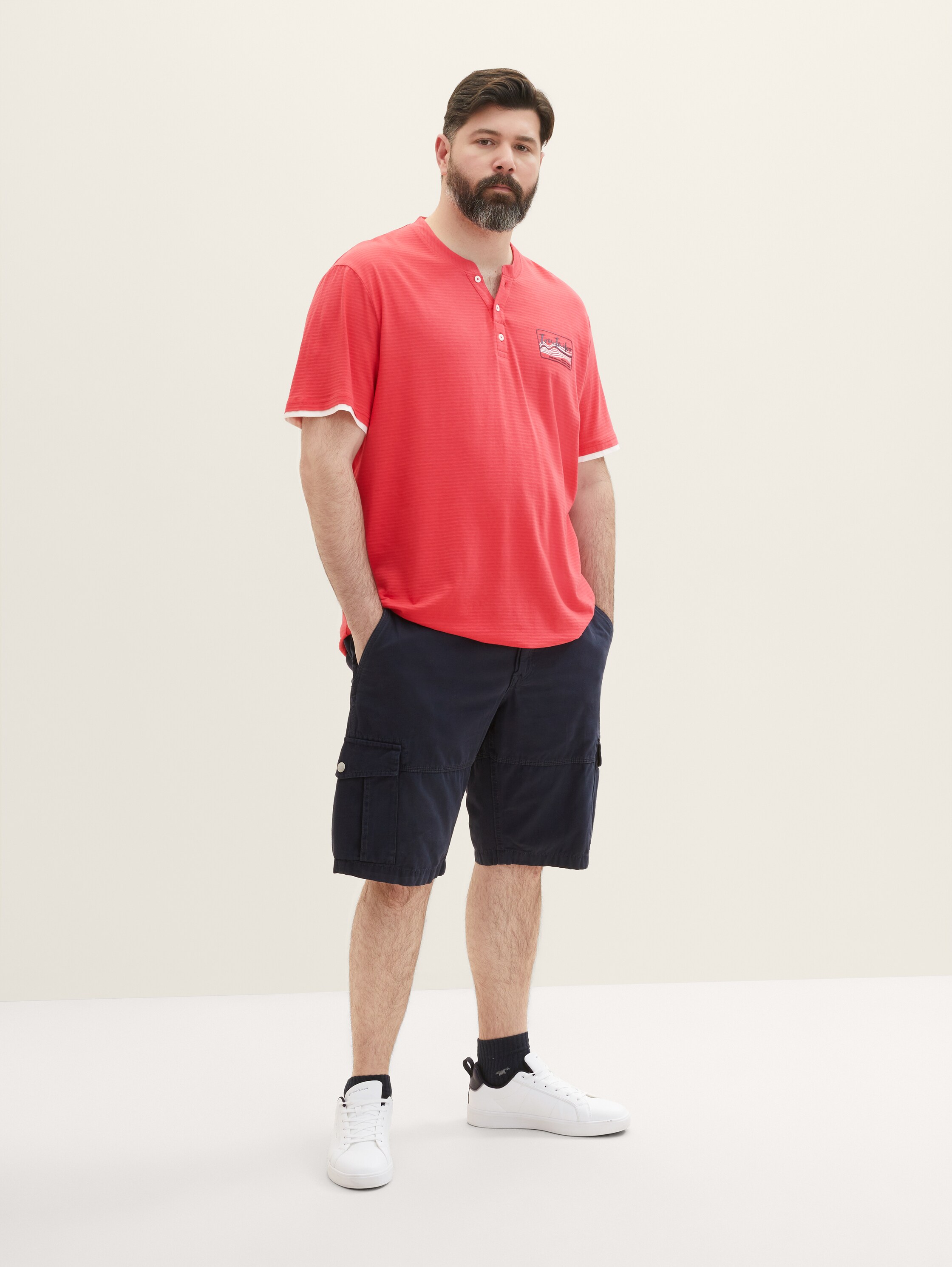 Plus Size - Gestreiftes T-Shirt - soft berry red - Model-Vorderansicht