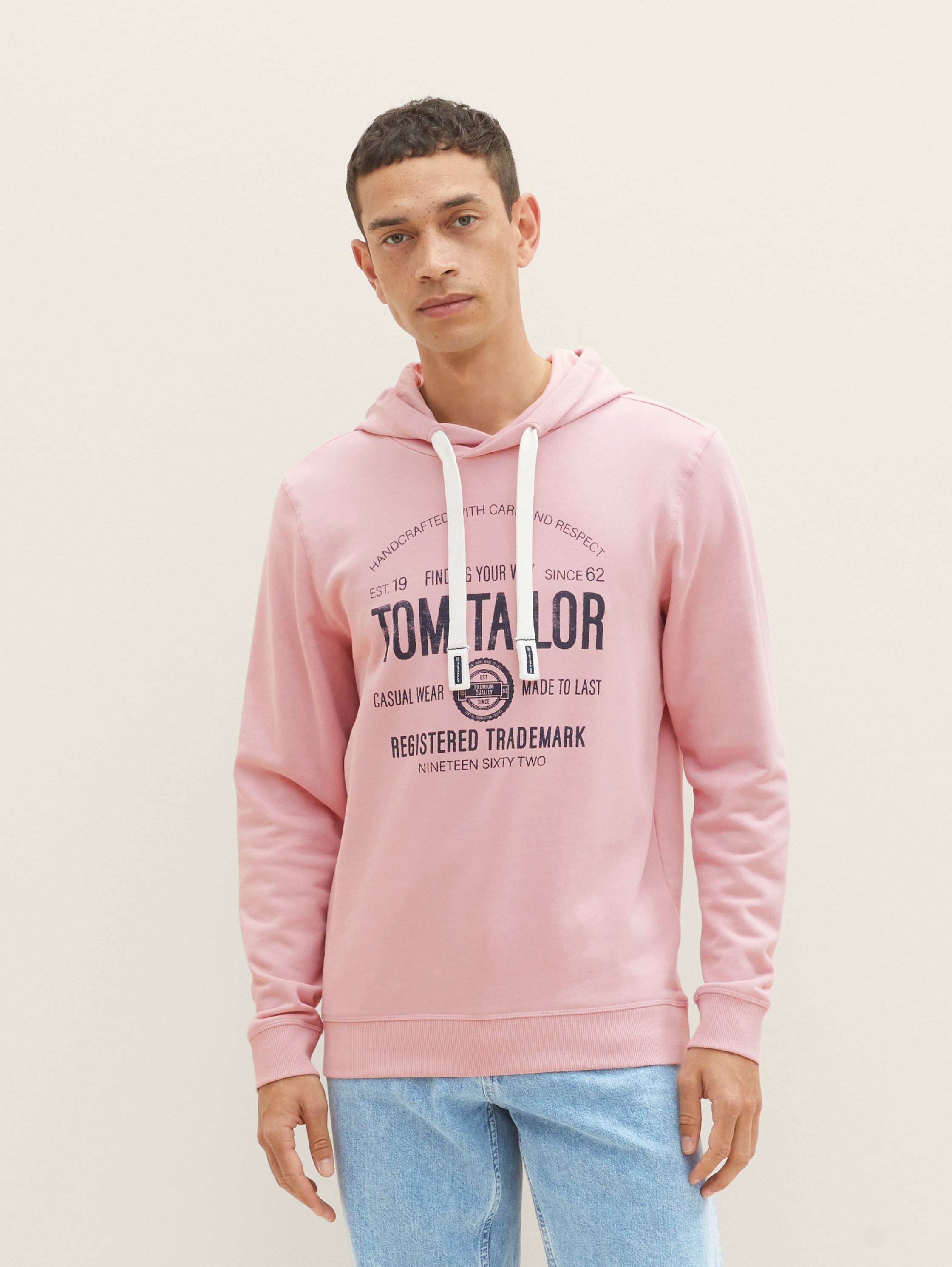 Hoodie met print - Morning Pink - Nek model vooraanzicht