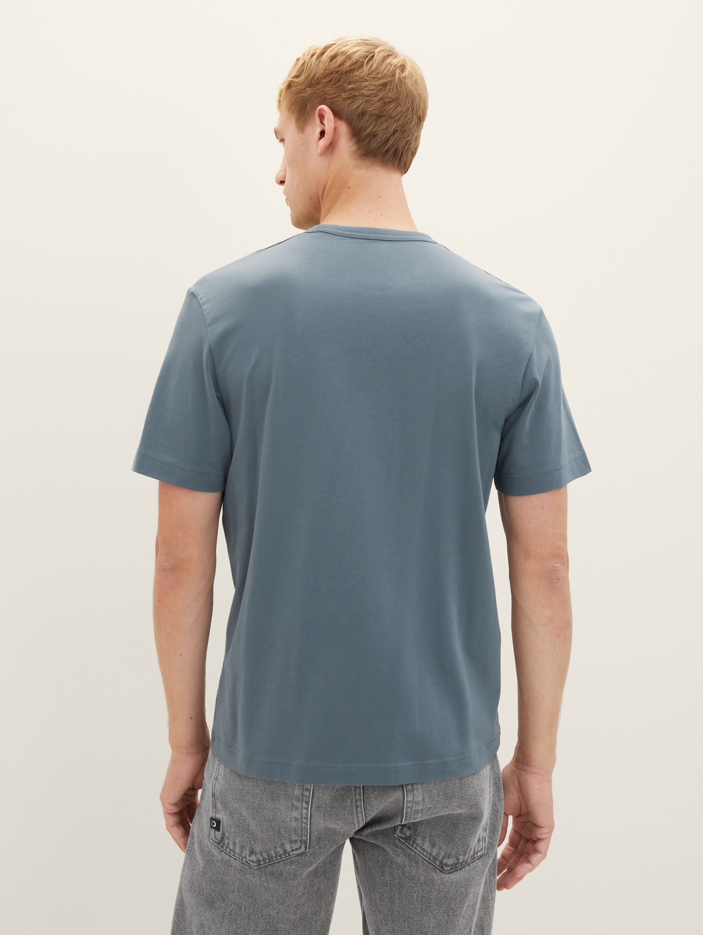 Basic T-Shirt - 4