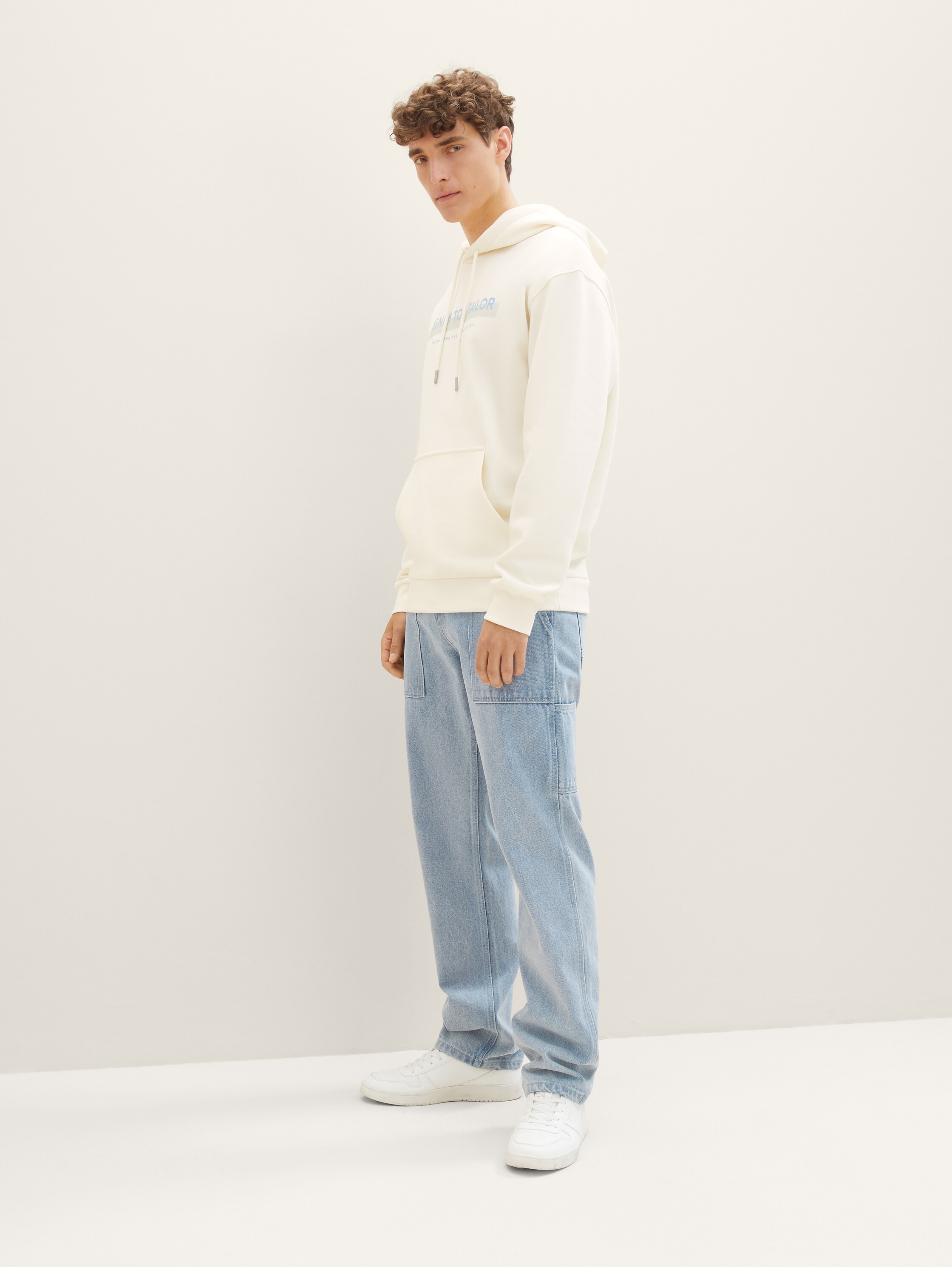 Sweat à capuche avec logo imprimé - Soft Light Beige - Vue de face du modèle