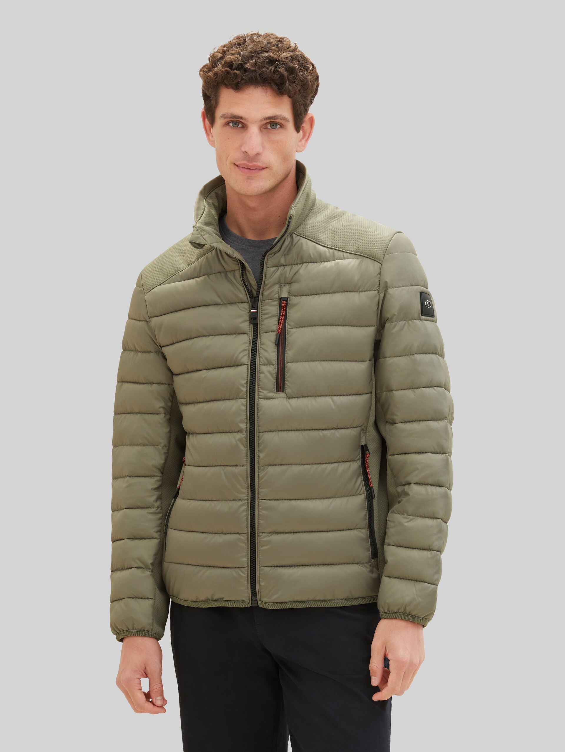 Veste hybride - smokey olive green - Vue de face du modèle
