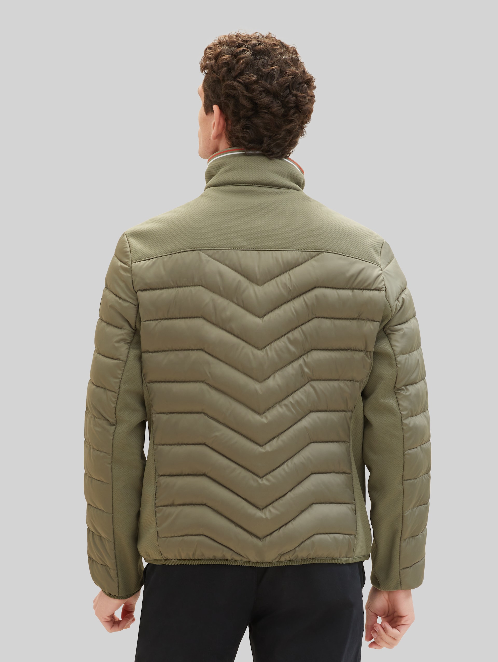 Veste hybride - smokey olive green - Vue arrière du modèle