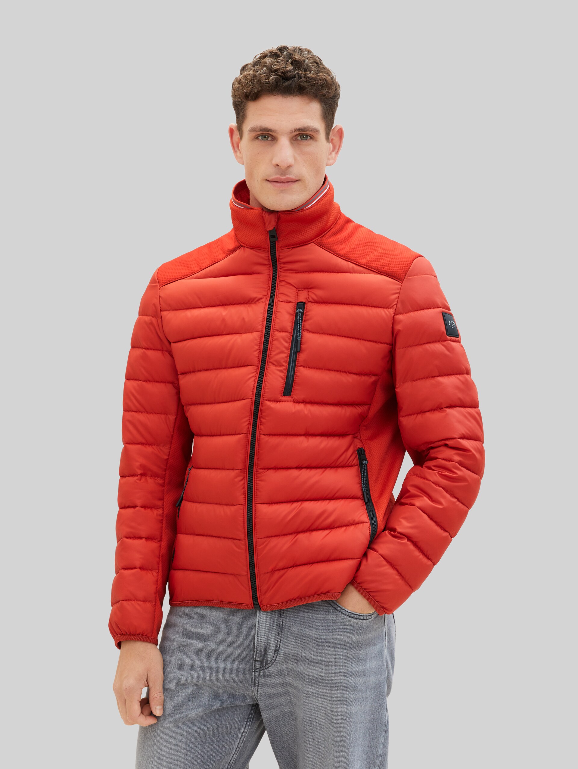 Veste hybride - fire red - Vue de face du modèle