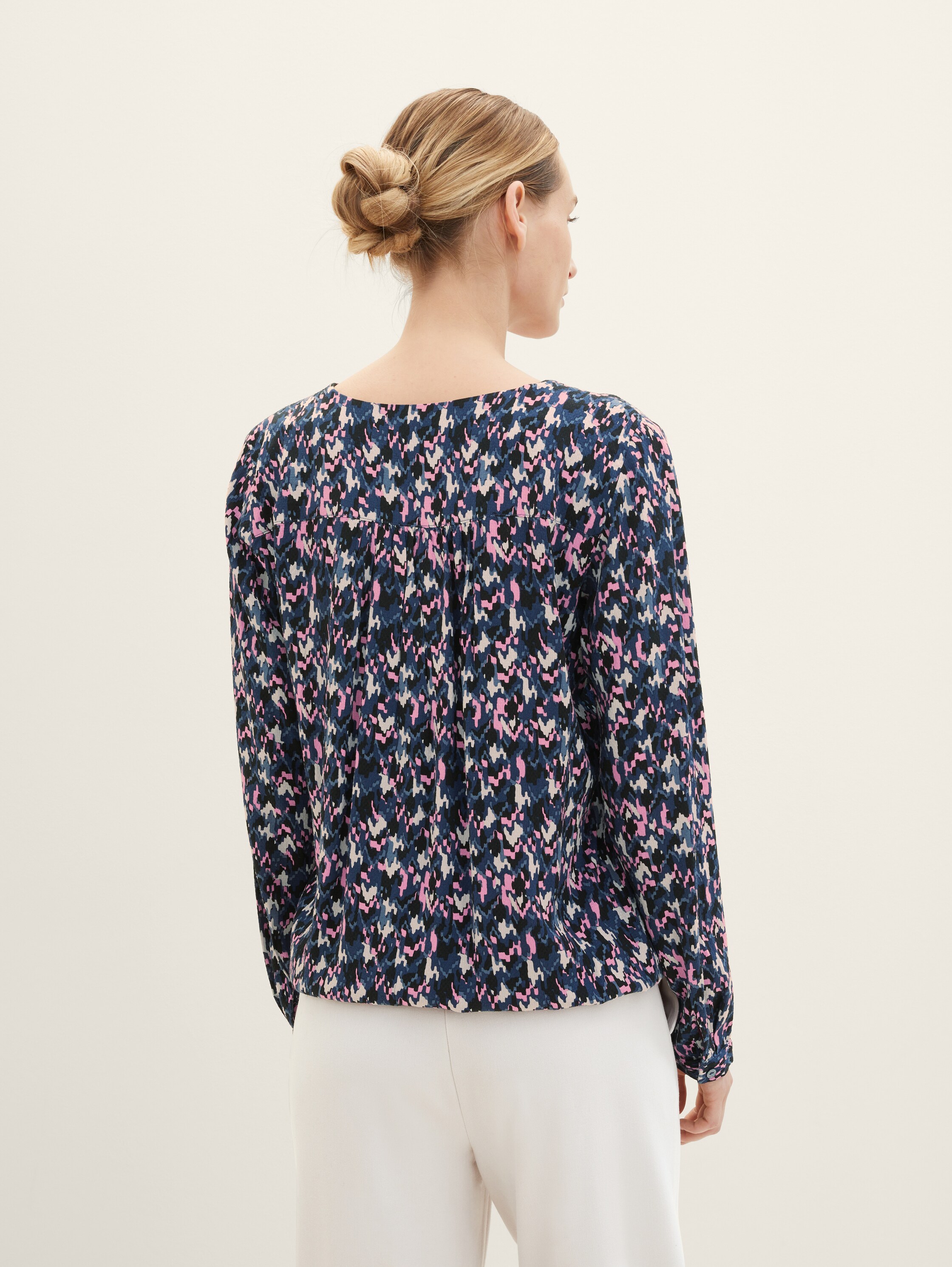 Bluse mit Allover-Print - 4
