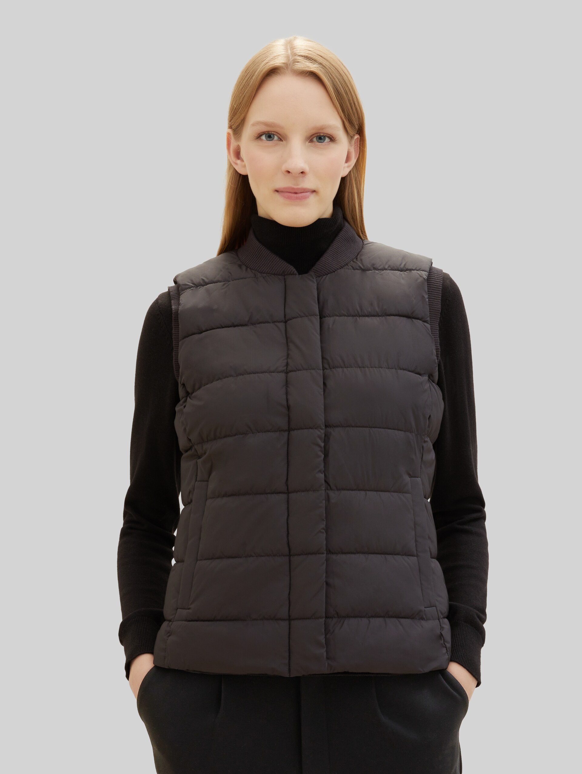 Lightweight Weste - deep black - Model-Vorderansicht
