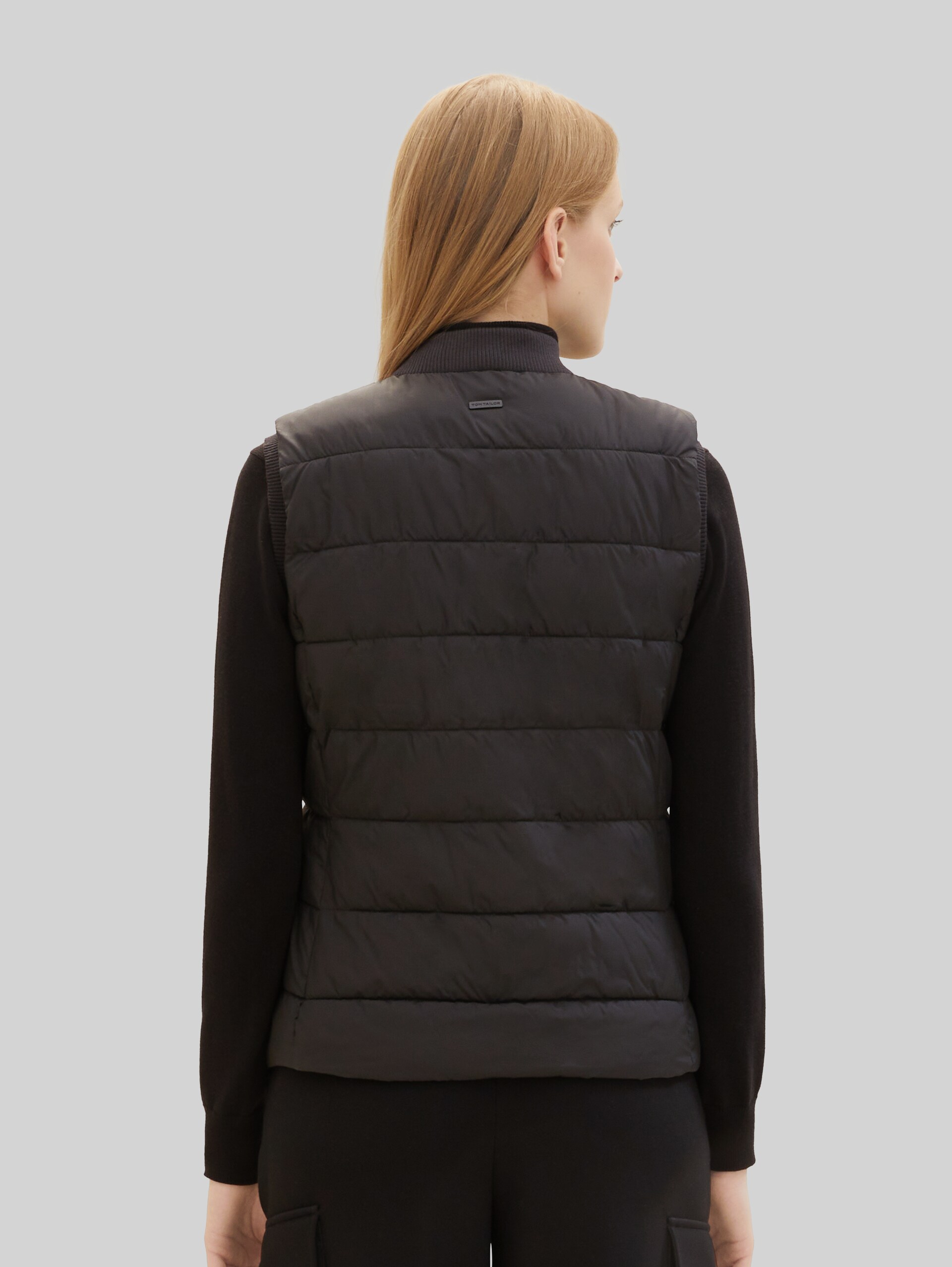 Lightweight Weste - deep black - Model-Rückansicht