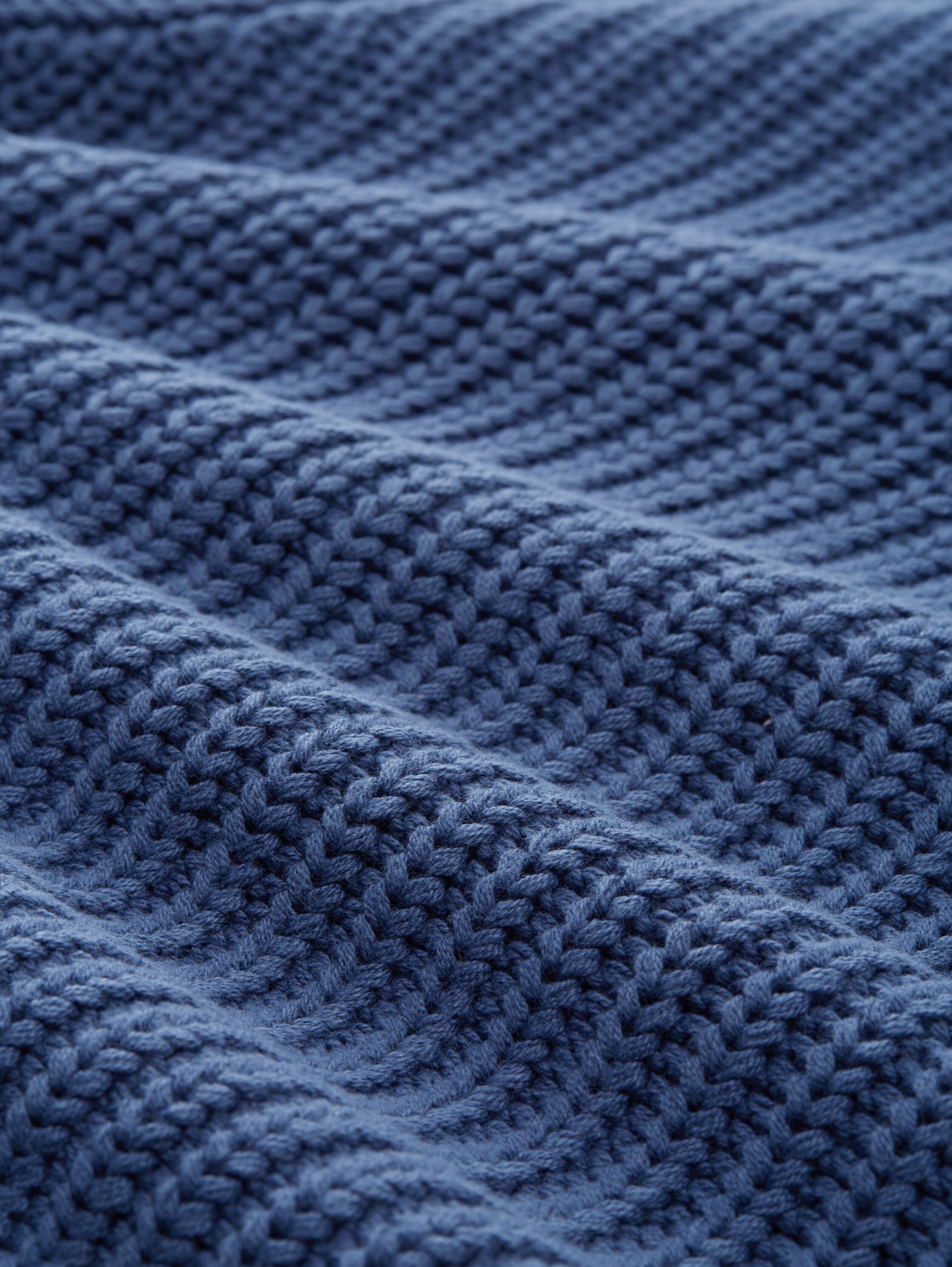 Strickpullover mit V-Ausschnitt - Stormy Sea Blue - Material-Ansicht