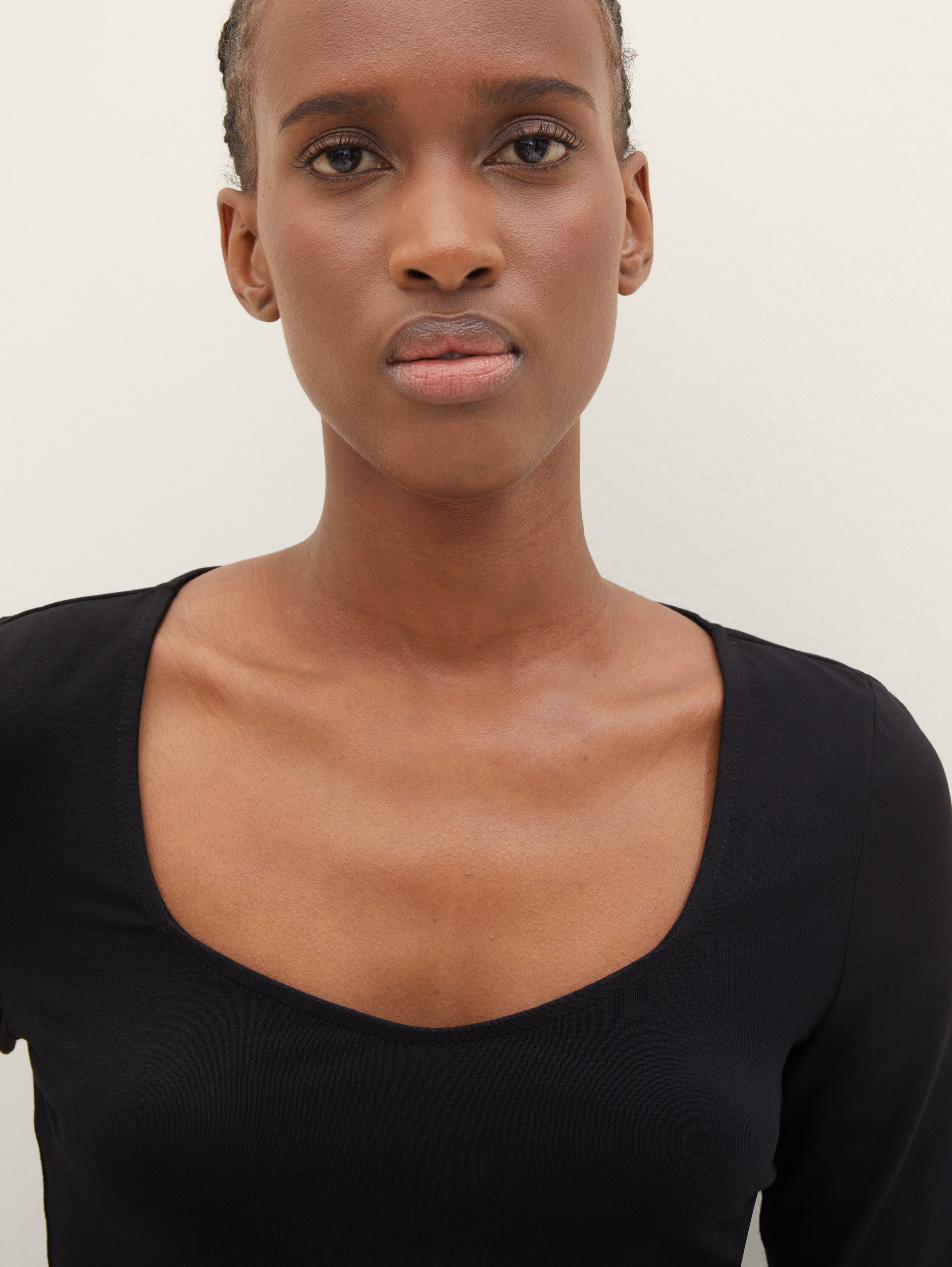 T-shirt à manches longues et encolure carrée - deep black - Vue détaillée du modèle