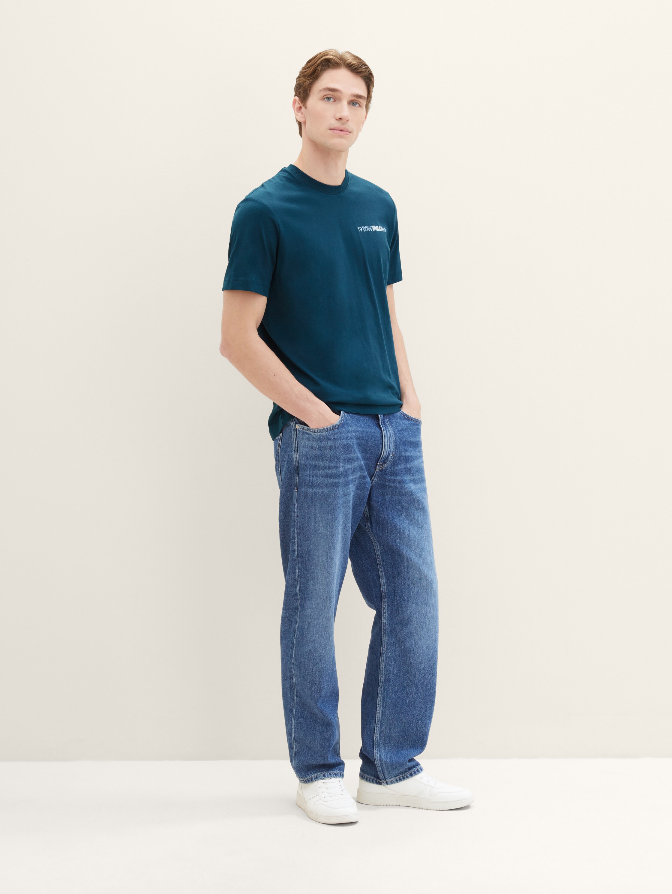 T-Shirt mit Print - deep pond green - Model-Vorderansicht