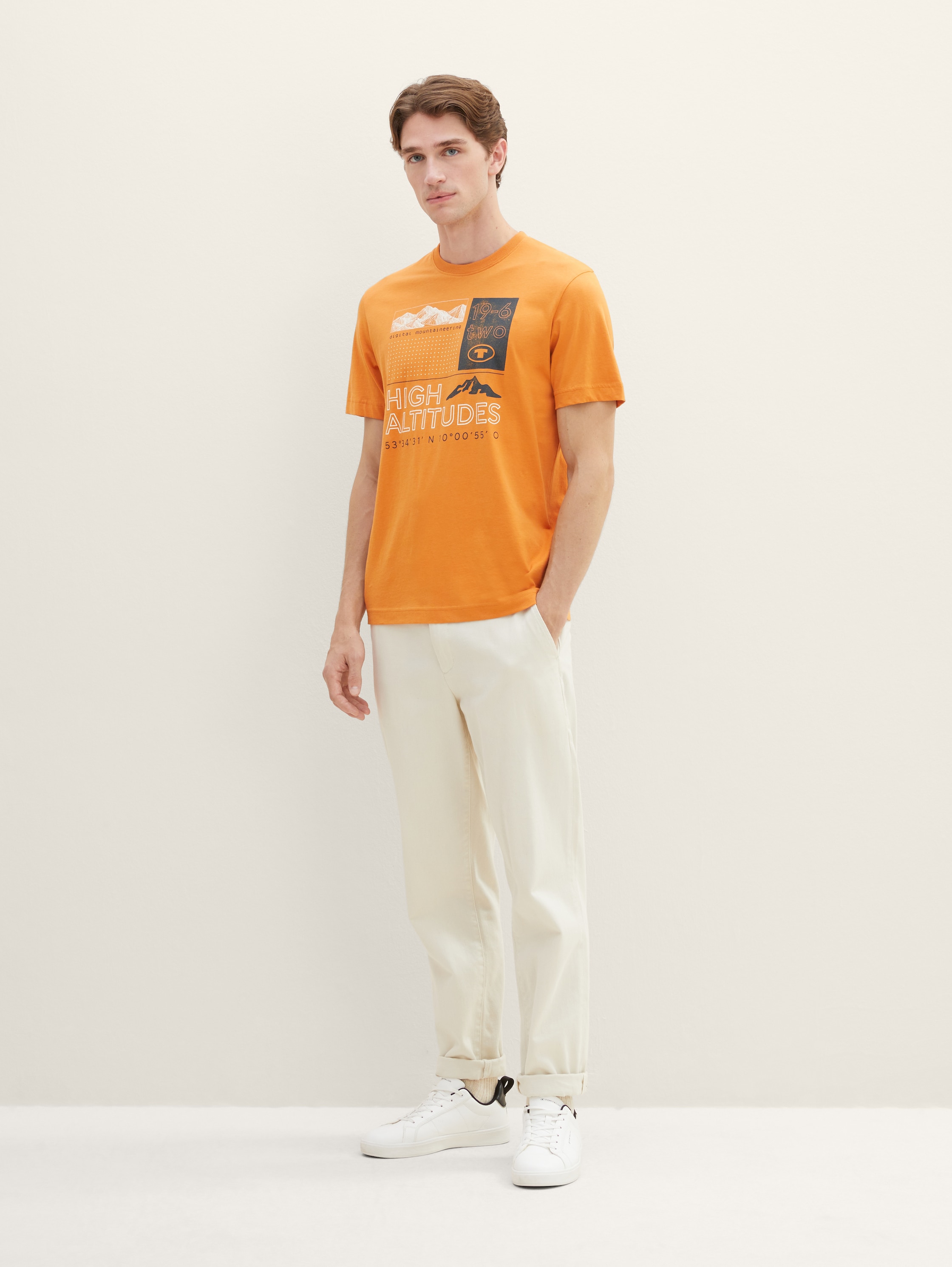 T-Shirt mit Print - tomato cream orange - Model-Vorderansicht