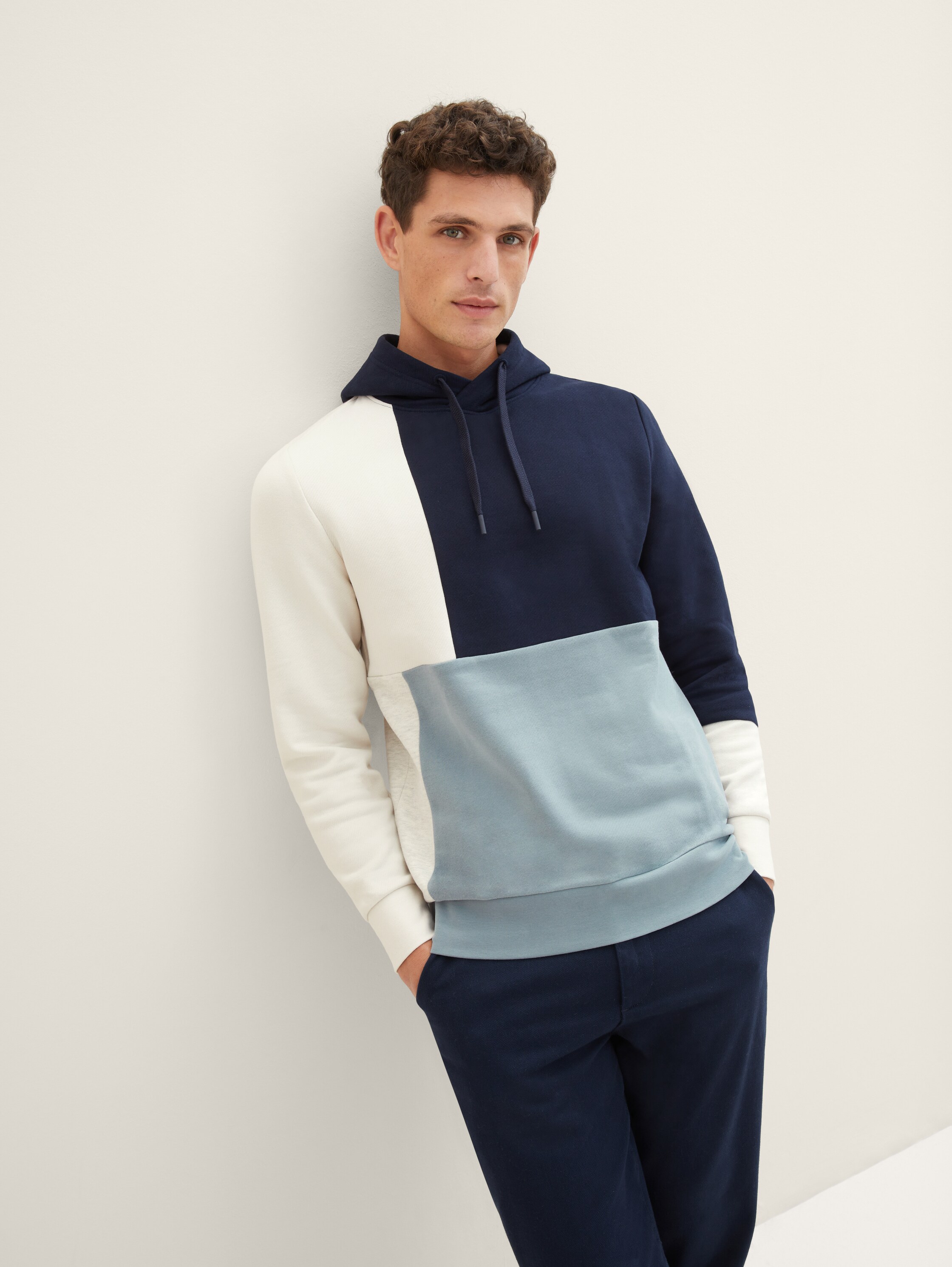 Hoodie mit Colour Blocking - 1