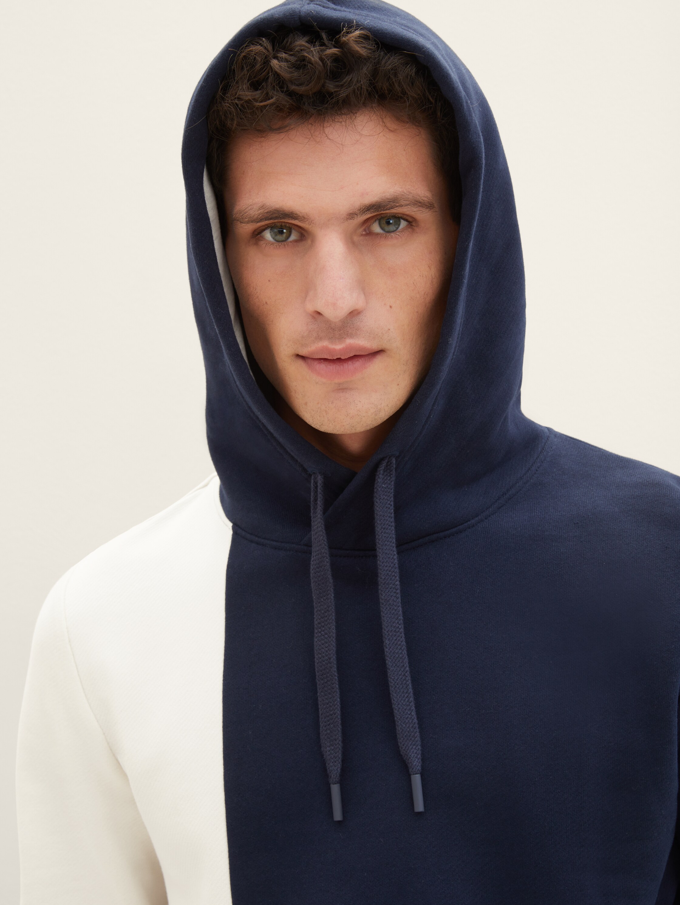 Hoodie mit Colour Blocking - 6