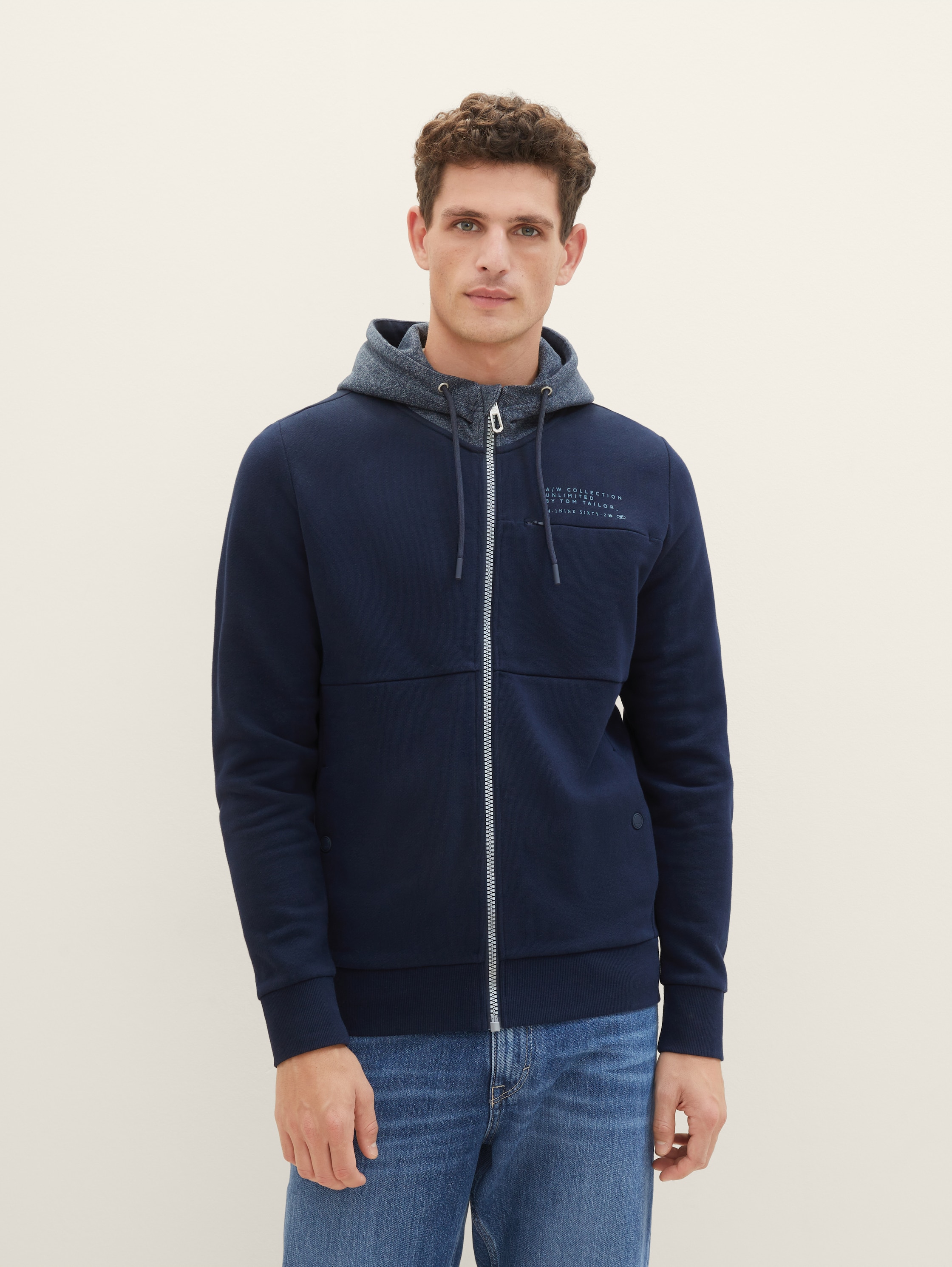 Sweat zippé - sky captain blue - Découpe Vue de face du modèle