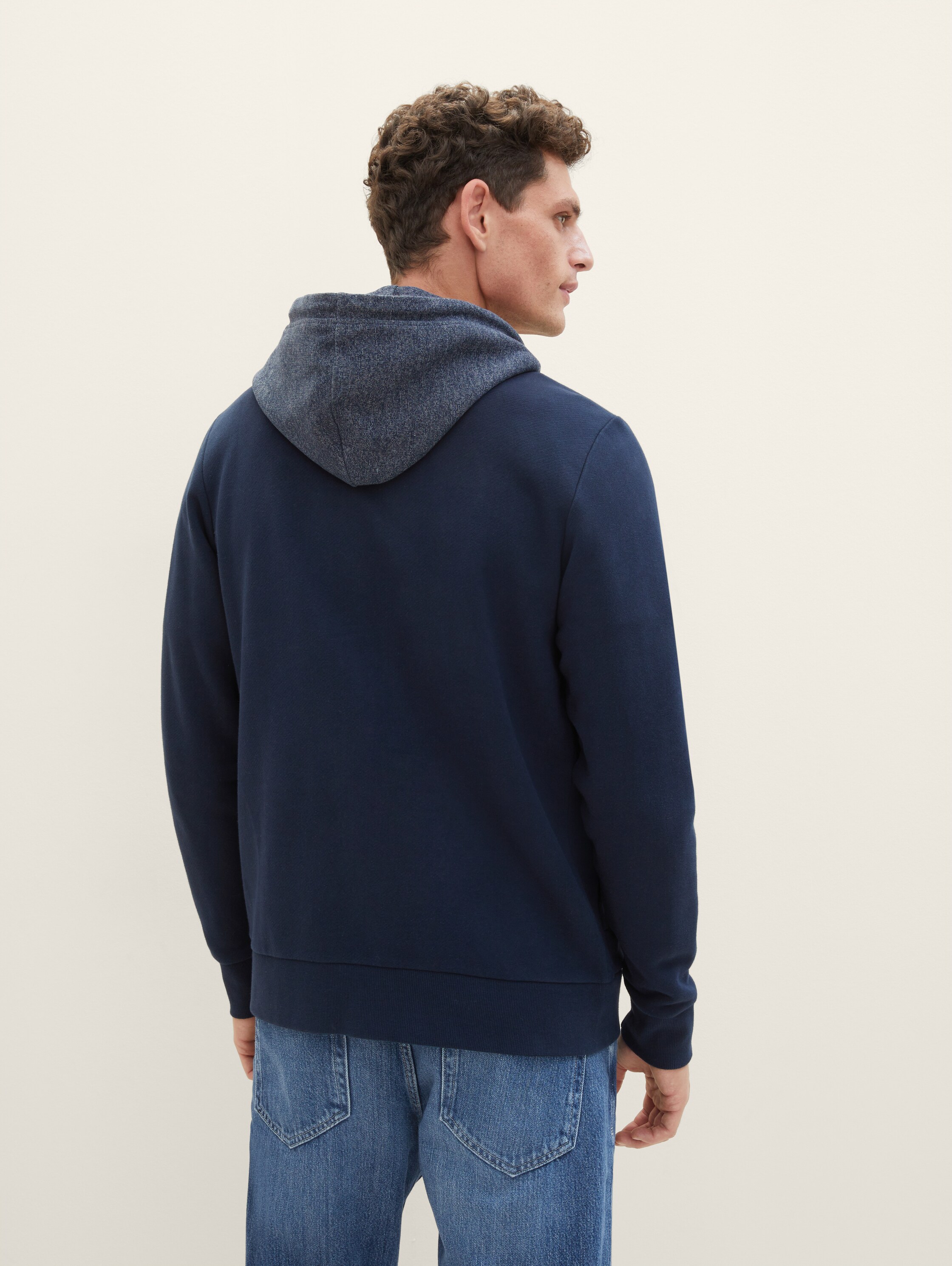 Sweat zippé - sky captain blue - Découpe Vue arrière du modèle