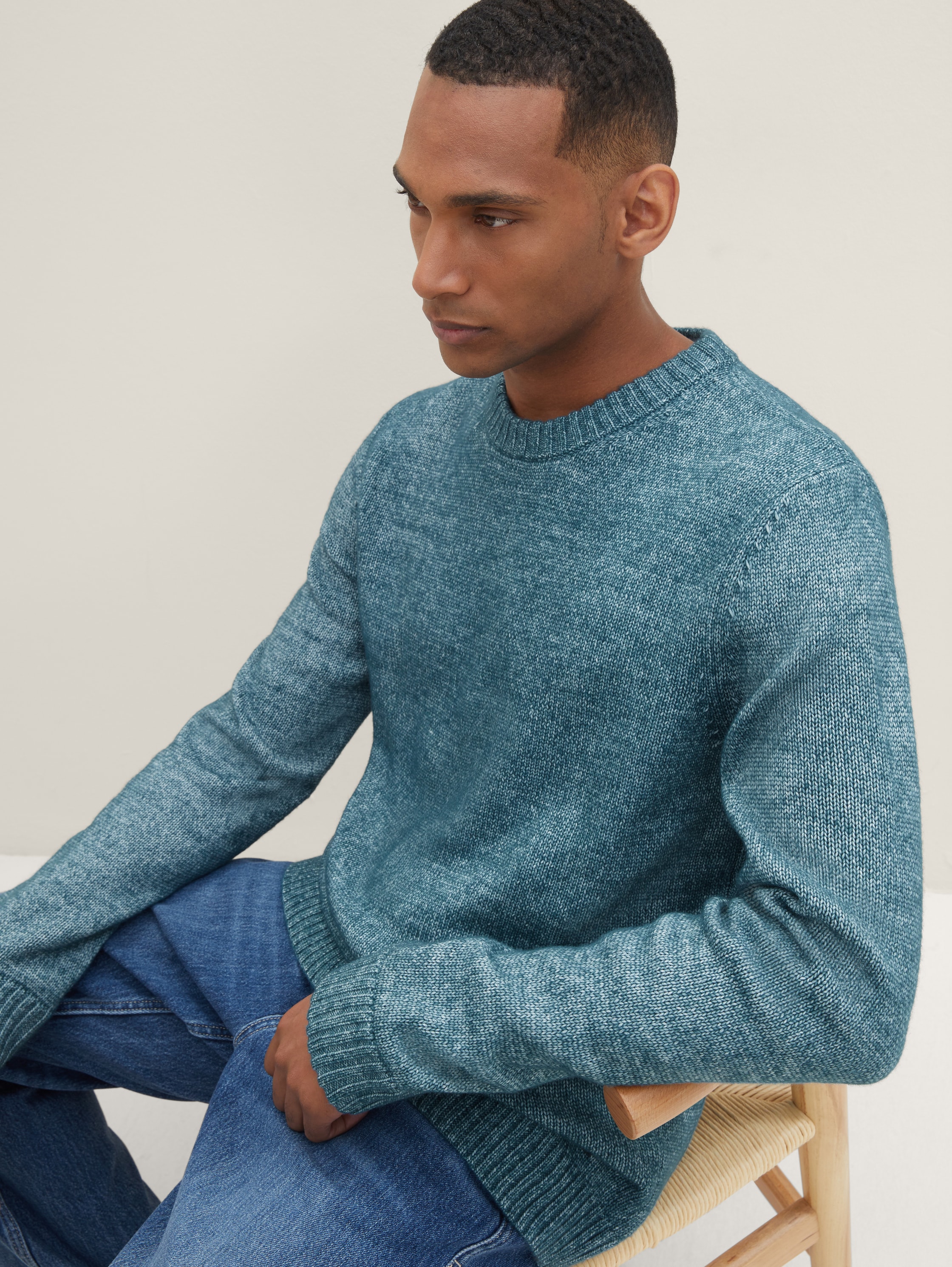 Knitted sweater with recycled polyester - deep pond green white core