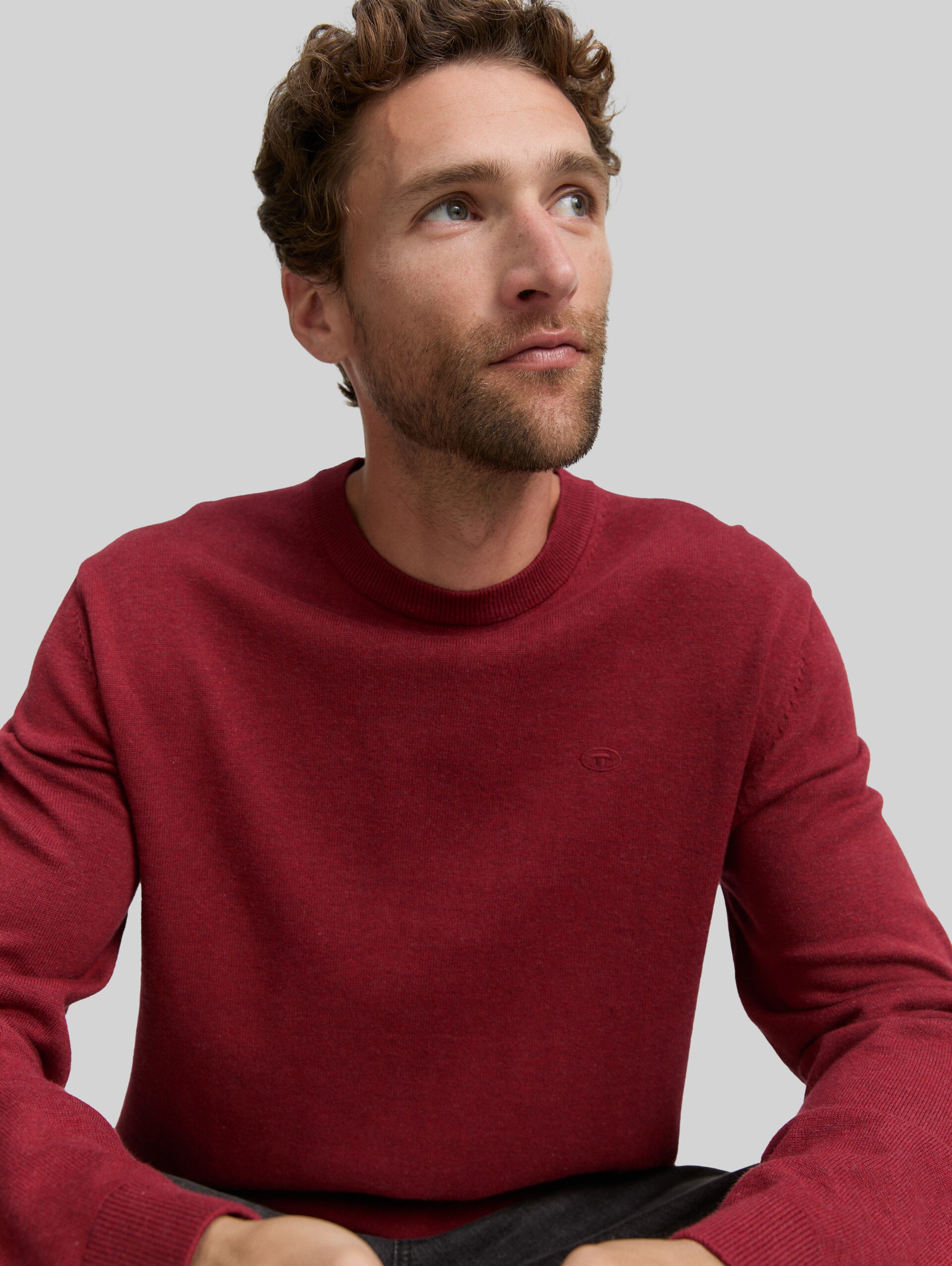 Basic knitted jumper in cotton - dark samba red melange - Detail model view