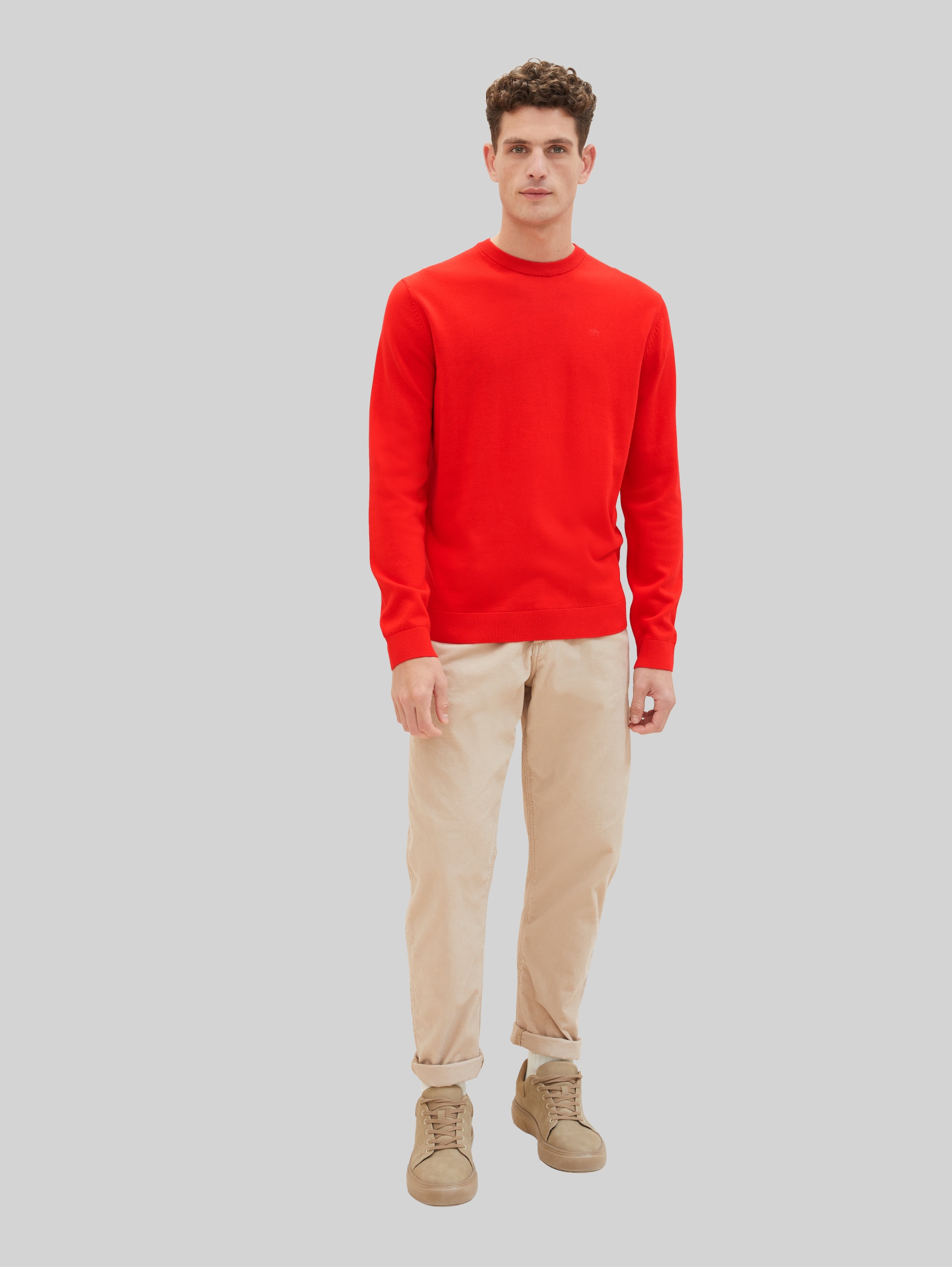 Basic katoenen gebreide trui - Basic Red - Model vooraanzicht