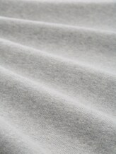 Pull en maille basique en coton - Light Soft Grey Melange - Vue de la matière