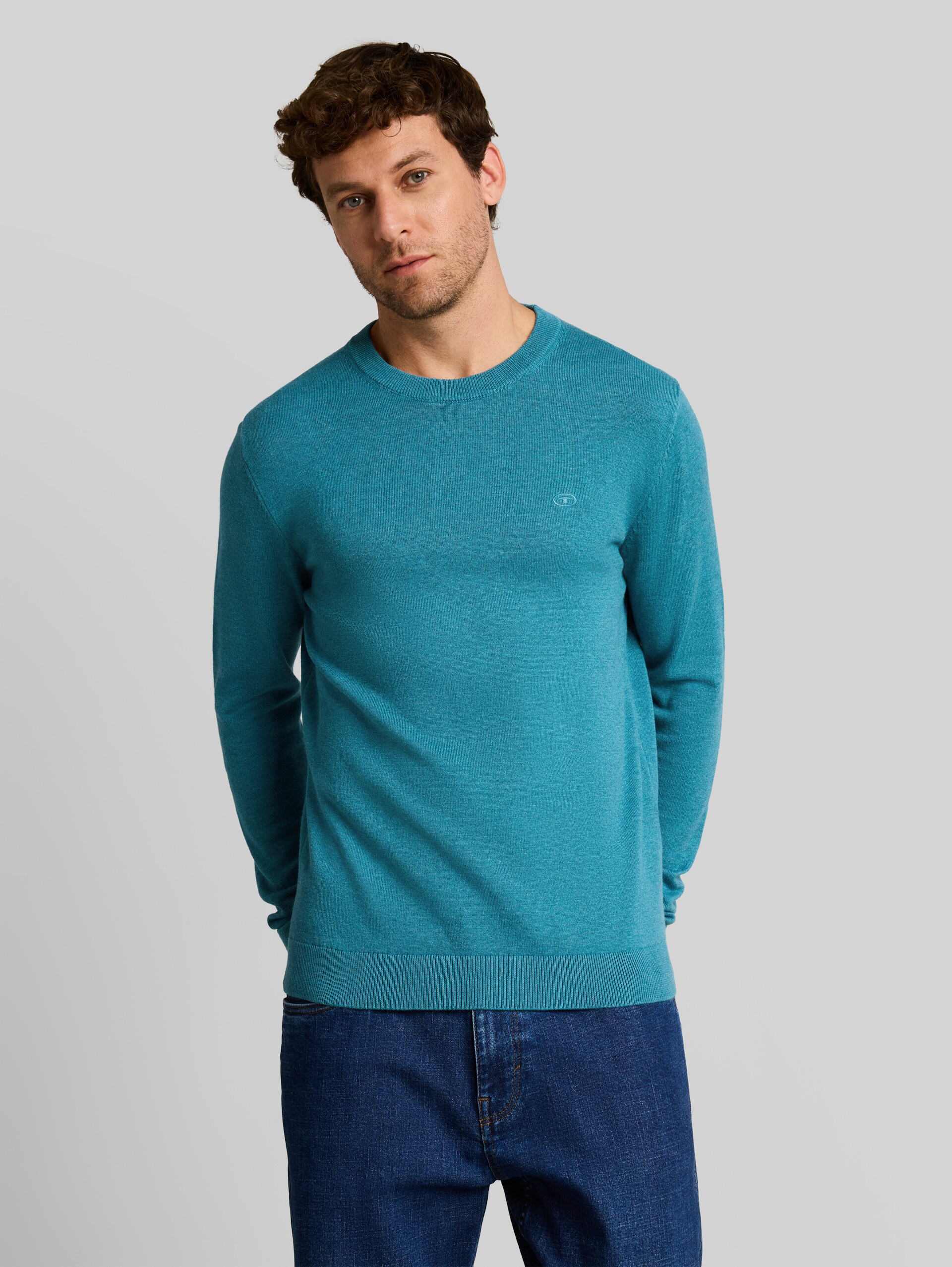 Pull en coton basique - bright teal melange - Découpe Vue de face du modèle