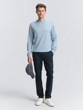 Pull en maille basique en coton - light metal blue melange - Vue de face du modèle