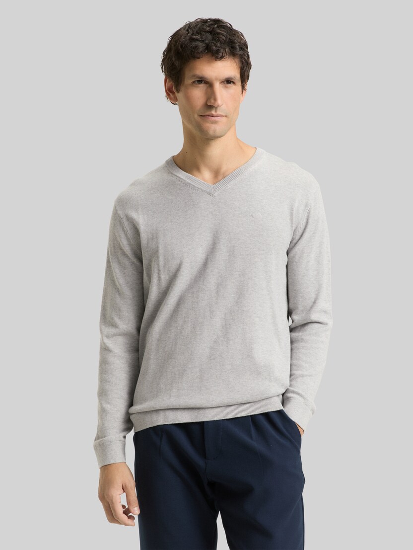 Strickpullover mit V-Ausschnitt aus Baumwolle von Men, Light Soft Grey Melange